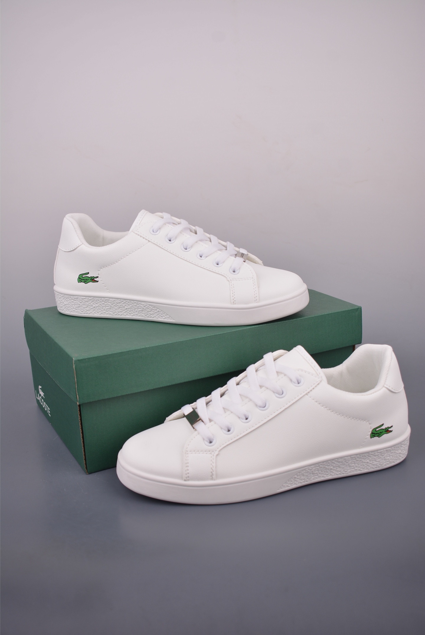 Lacoste Classic Low-Top Sneakers - Casual, Comfortable, and Stylish for Everyday Wear 5 i1755387246016 7925 0 4