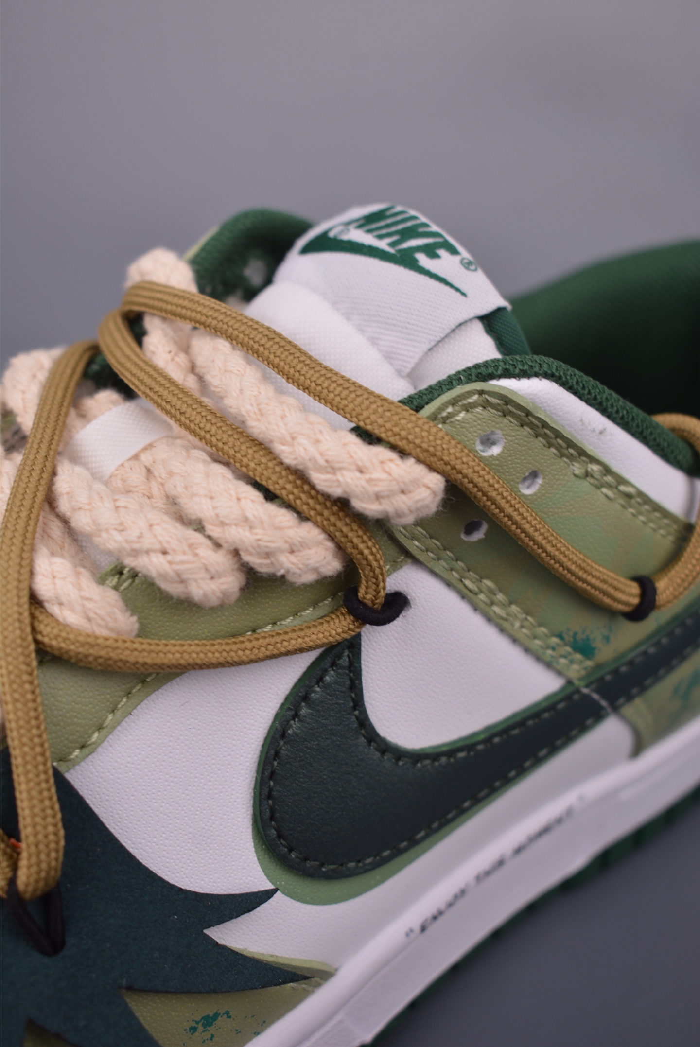 Nike SB Dunk Low 军绿 解构绑带 DD1391-101