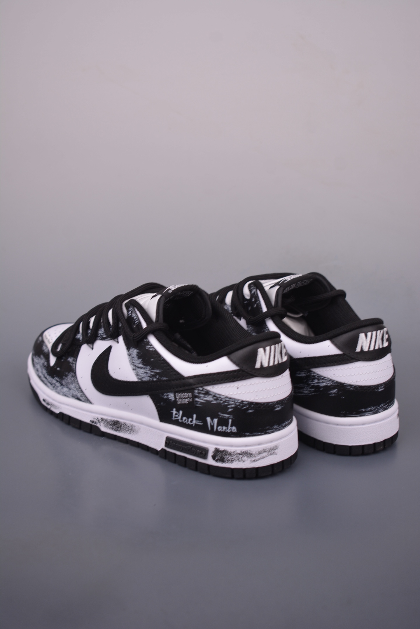 Nike SB Dunk Low Graffiti Black and White Deconstructed Bandage Shoes 3 i1755388231119 5478 0 1