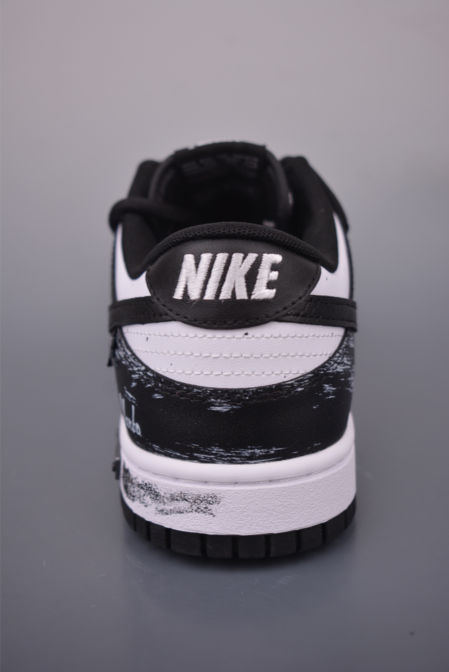 Nike SB Dunk Low Graffiti Black and White Deconstructed Bandage Shoes 5 i1755388233008 5755 0 3