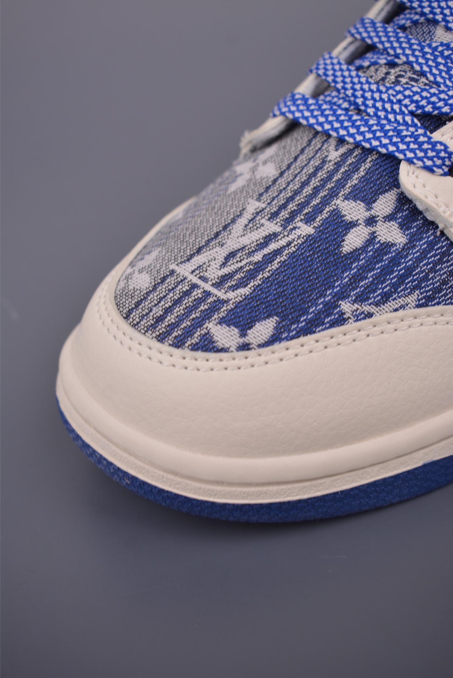 Nike SB Dunk Low Louis Vuitton Collaboration Premium Sneakers - Limited Edition 6 i1755472662445 6448 0 5