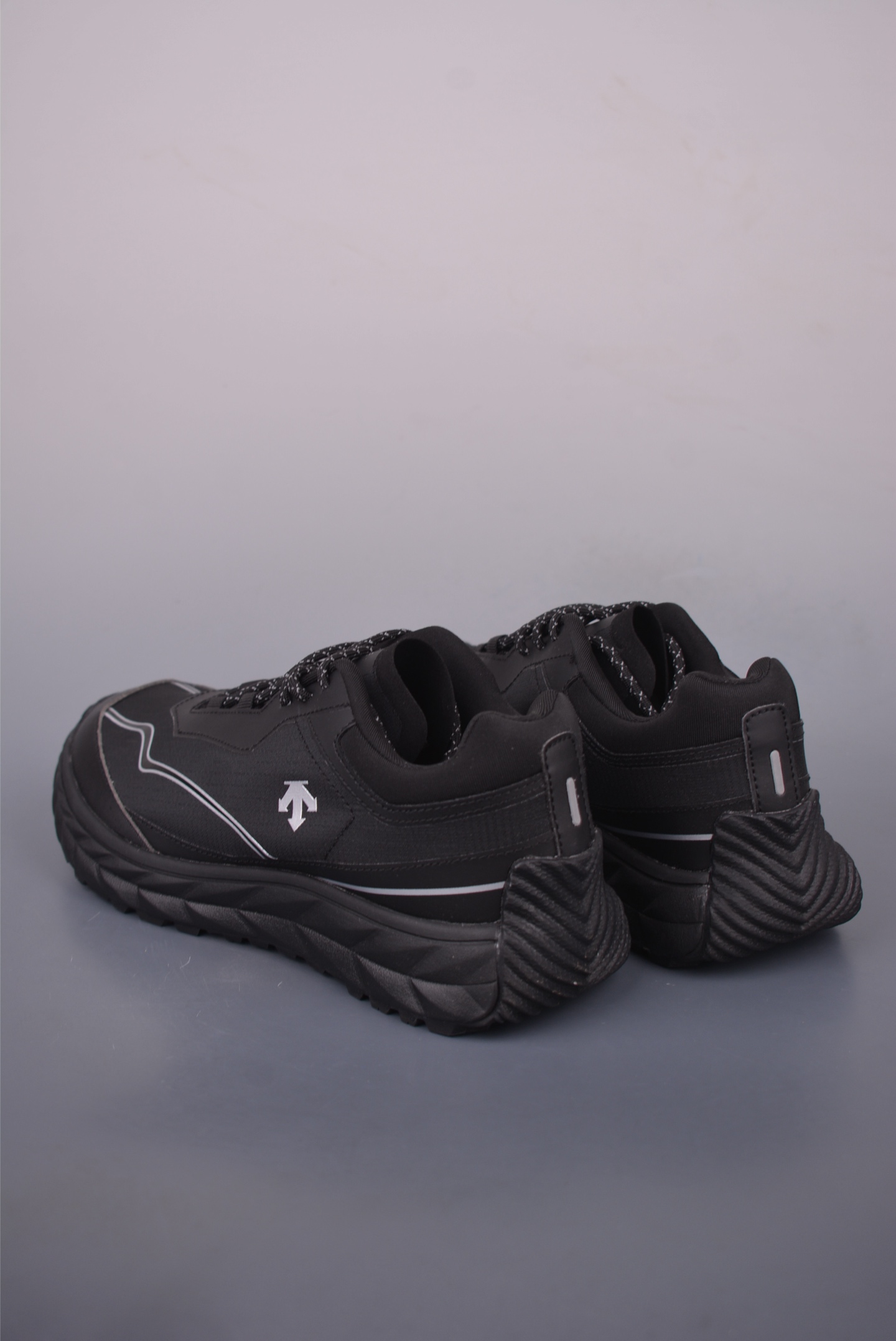 Descente Aerios FL GTX Lightweight Waterproof Trail Running Shoes for Men 2 i1755473372682 6524 0 1