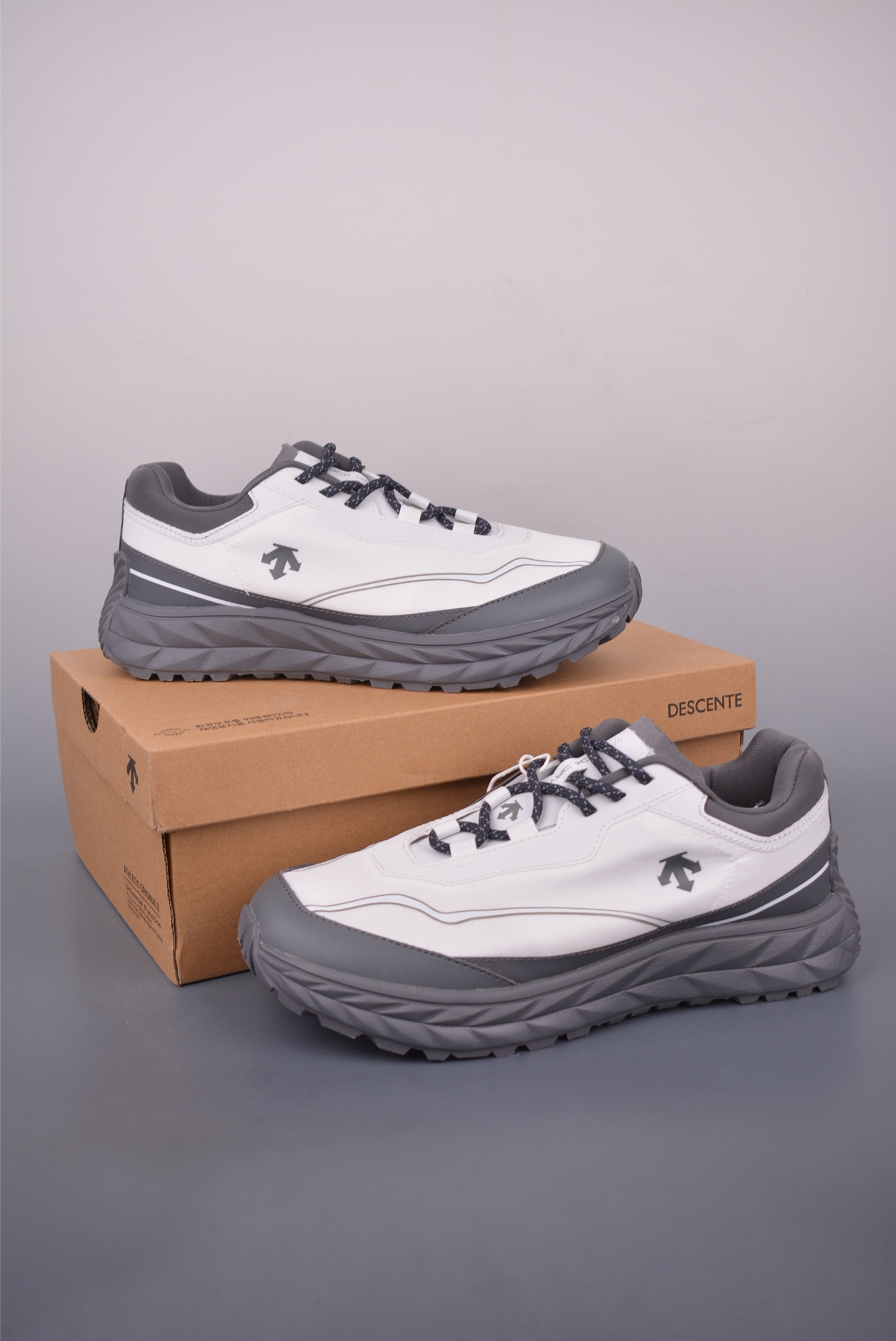 Descente Aerios FL GTX Lightweight Cushioned Trail Running Shoes - Black 3 i1755473399877 8770 0 2