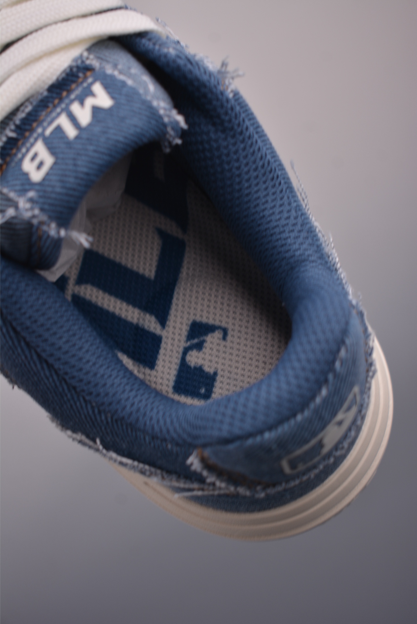 MLB Chunky Liner Denim Vintage Los Angeles Dodgers Fashion Sneakers 9 i1755561297767 2862 0 8