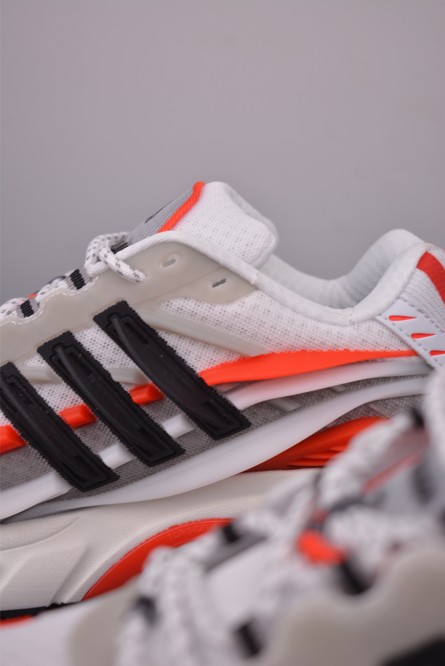 Adidas Adistar Cushion Retro Dad Sneakers - Future-Tech Style & Comfort 8 i1755561337002 6115 0 7