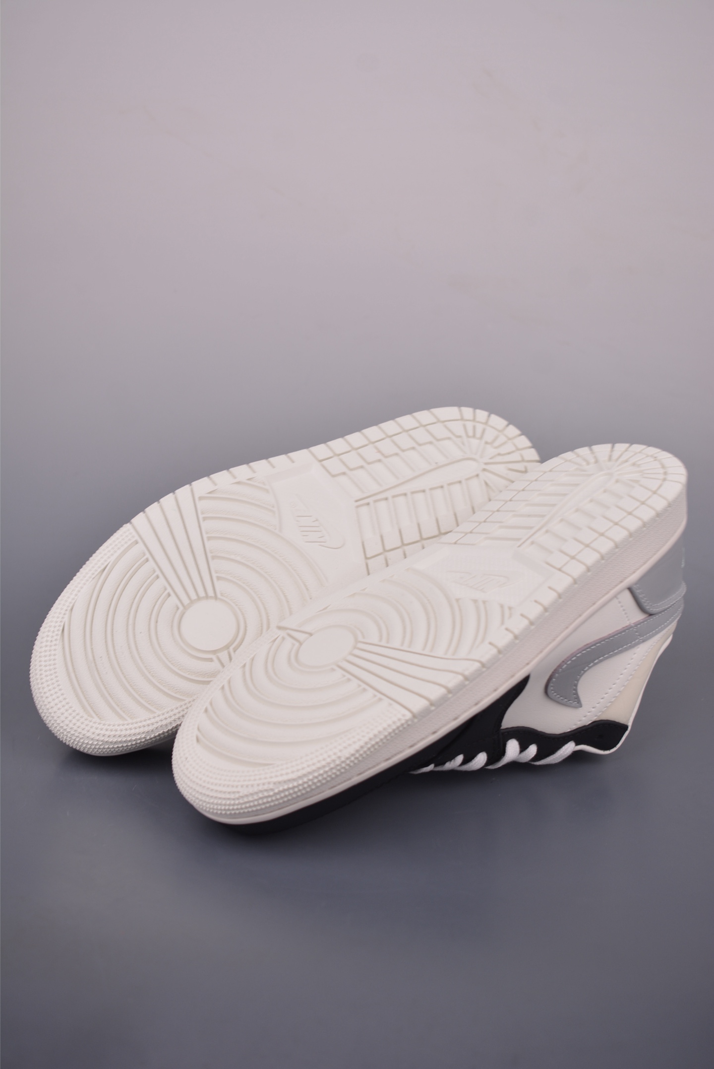 Air Jordan 1 Low White Black Grey, Original Leather, Ultimate Comfort 4 i1755561463841 6663 0 2