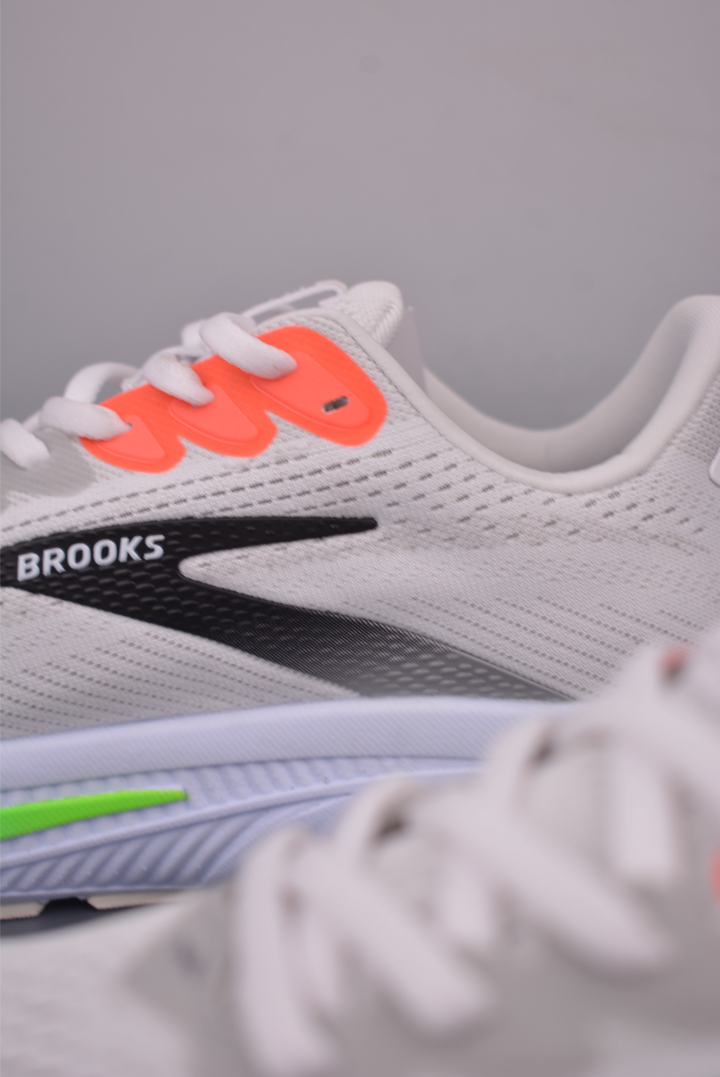 Brooks 布鲁克斯 Ghost 17 超弹轻盈跑步鞋 低帮透气缓震支撑休闲运动慢跑鞋 110442