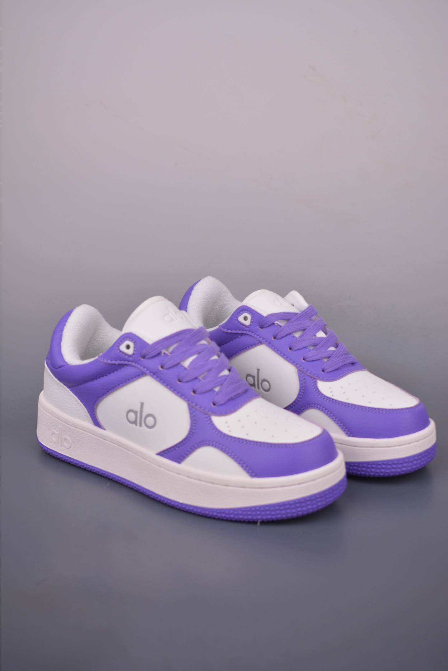 Alo Yoga Recovery Mode Low-Top Sneakers - Comfortable, Durable, and Stylish 2 i1755561726121 7876 0 0