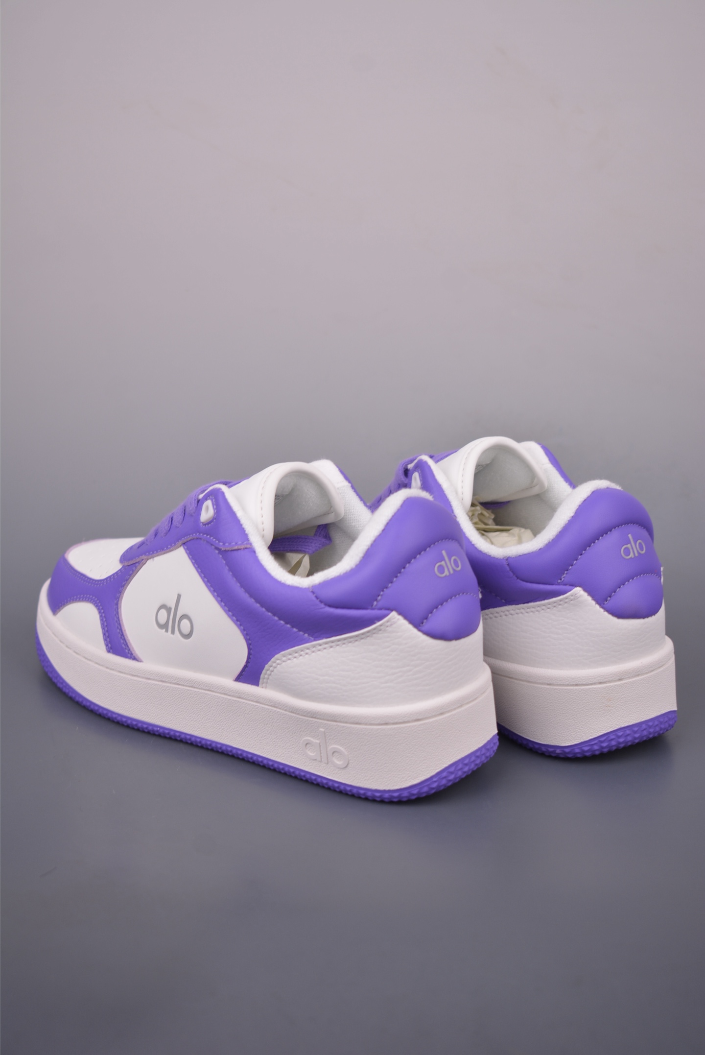 Alo Yoga Recovery Mode Low-Top Sneakers - Comfortable, Durable, and Stylish 3 i1755561726127 7095 0 1