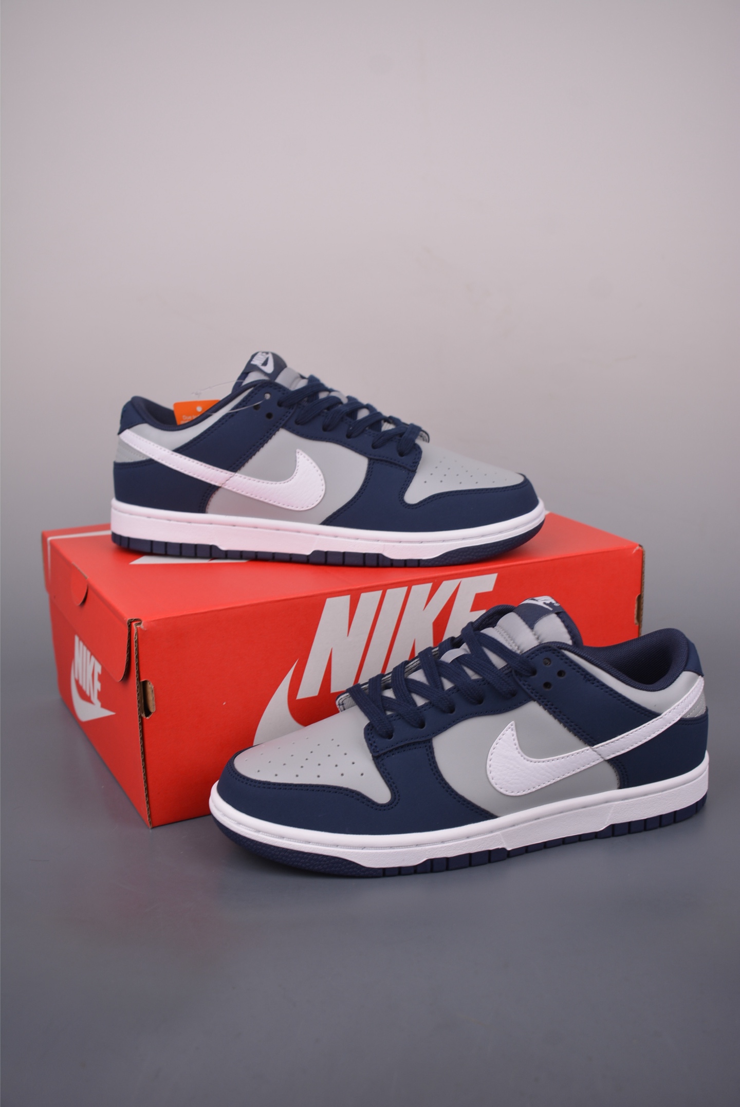 Nike SB Dunk Low Top Sneakers: Original Material, Unique Style & Comfort 6 i1755561771169 3658 0 4