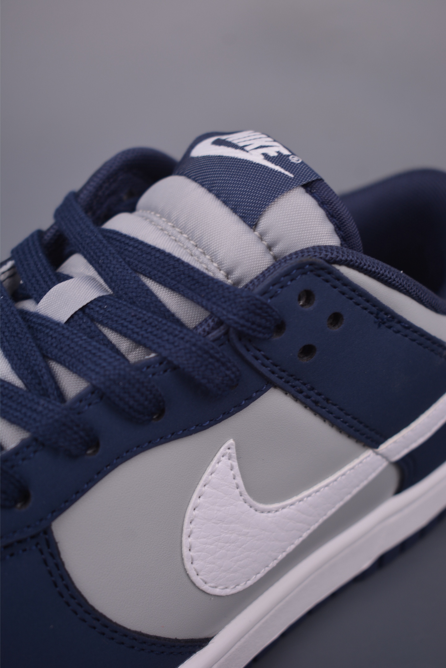 Nike SB Dunk Low Top Sneakers: Original Material, Unique Style & Comfort 8 i1755561771227 2258 0 6