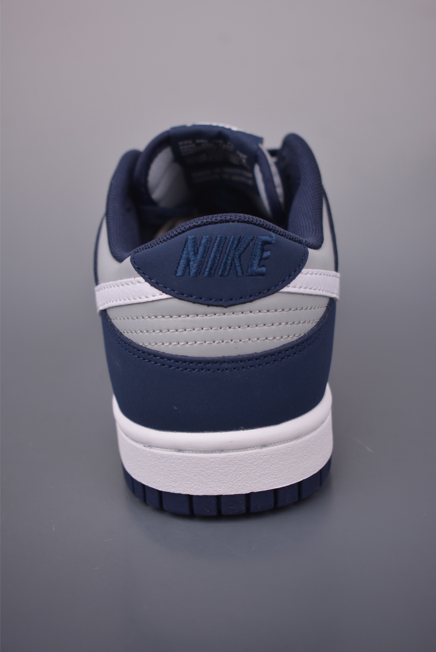 Nike SB Dunk Low Top Sneakers: Original Material, Unique Style & Comfort 5 i1755561773011 6773 0 3