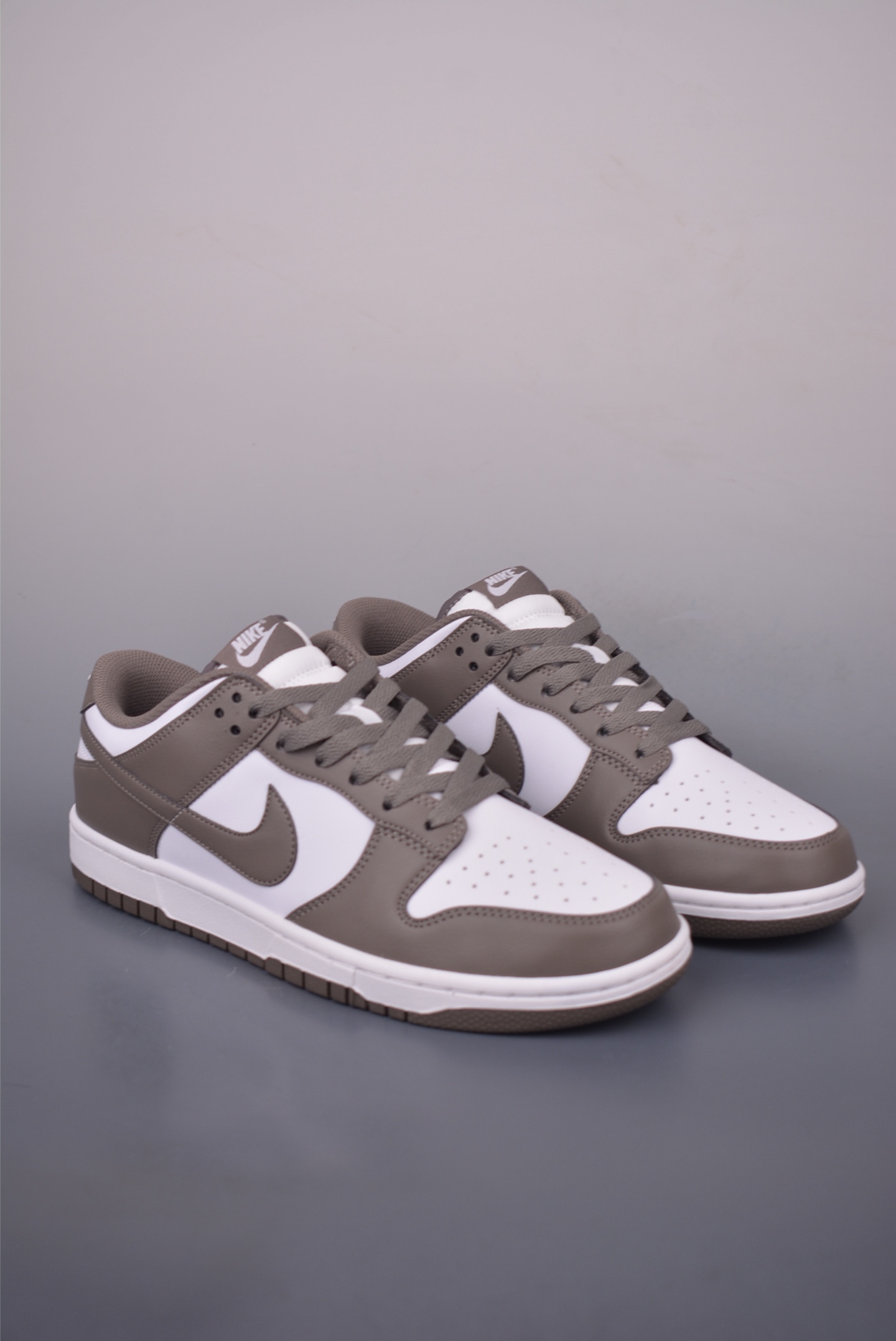 Nike SB Dunk Low White/Light Iron Ore Sneakers HF5441-111, Men's Sizes 2 i1755561794376 560 0 0