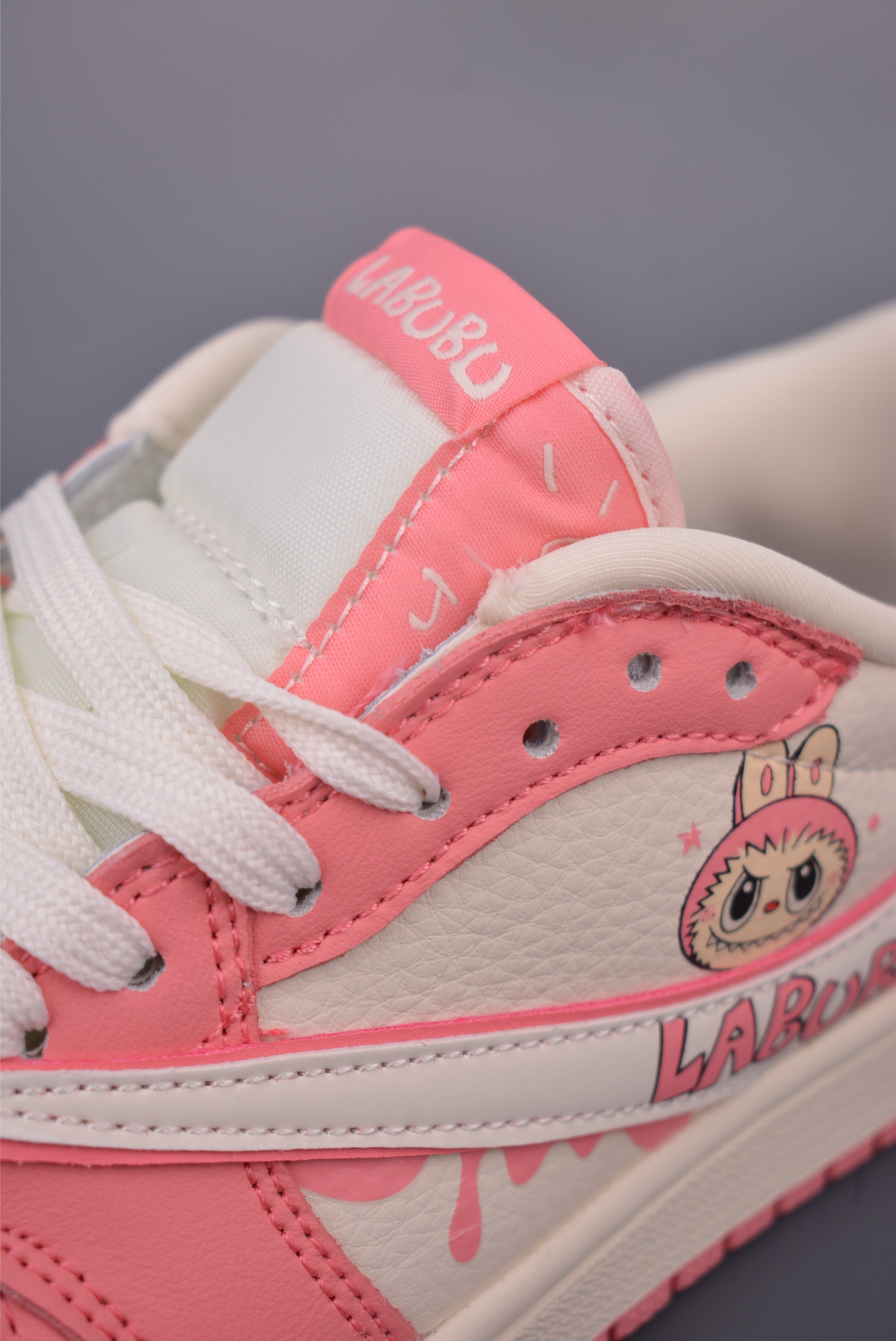 Fragment x Travis Scott x Labubu Air Jordan 1 Low 三方联名倒钩 XB1575-020
