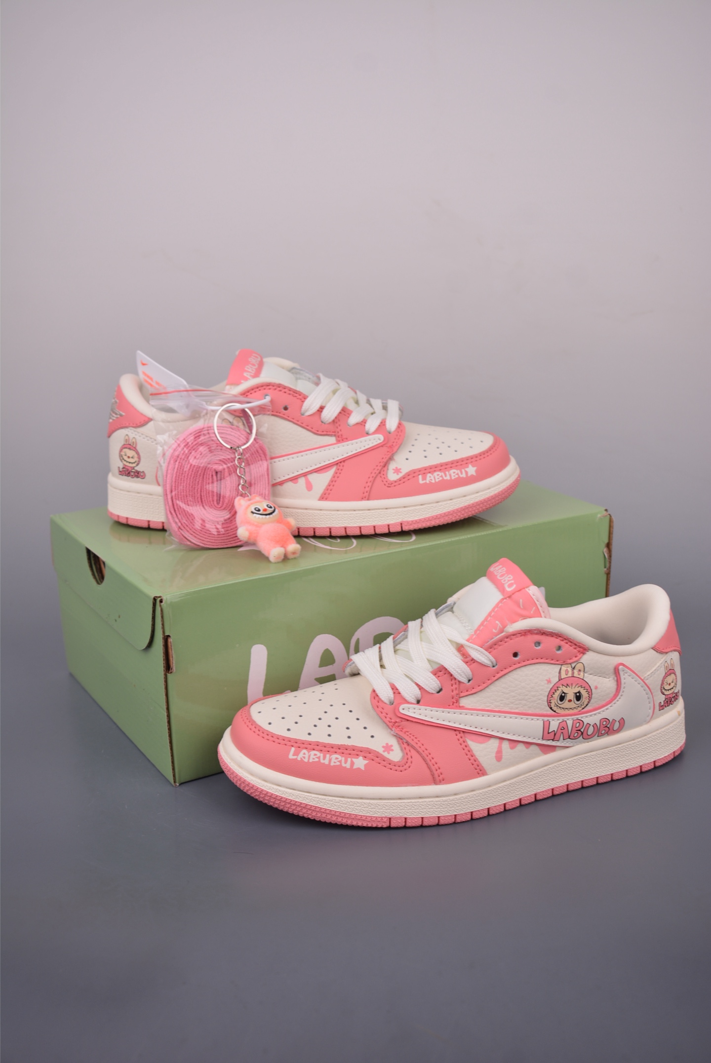 Fragment x Travis Scott x Labubu Air Jordan 1 Low 三方联名倒钩 XB1575-020
