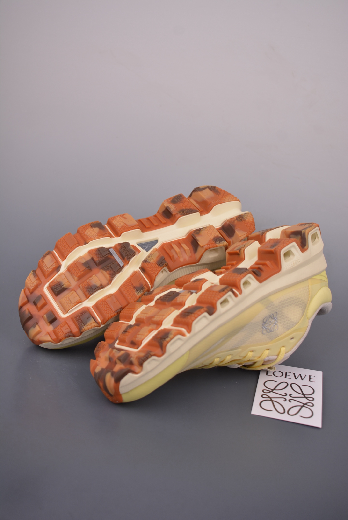 Loewe x On Cloud Hi Edge Running Shoes - Urban Exploration & Street Style 4 i1755641836494 4773 0 2