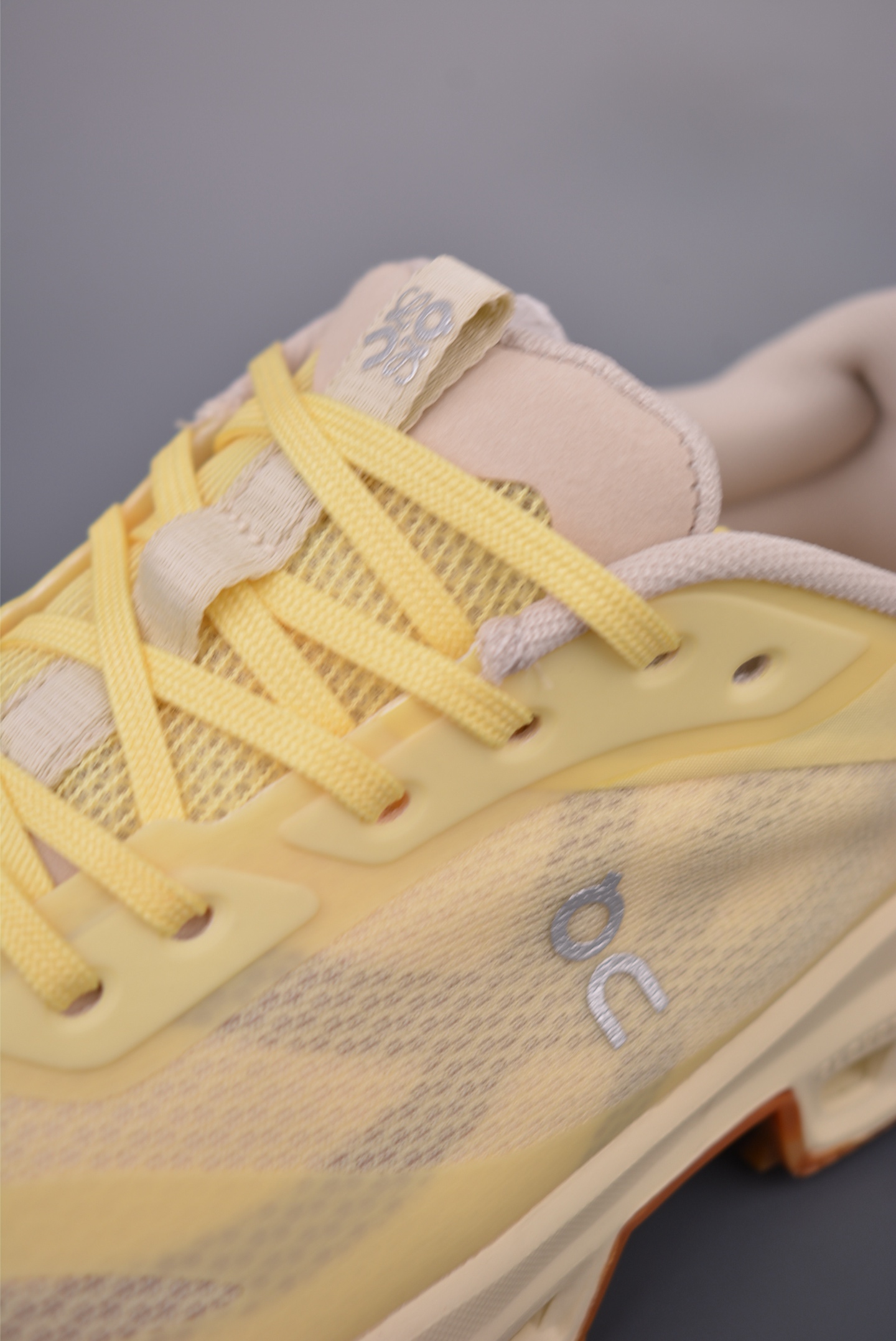 Loewe x On Cloud Hi Edge Running Shoes - Urban Exploration & Street Style 8 i1755641839643 3900 0 6