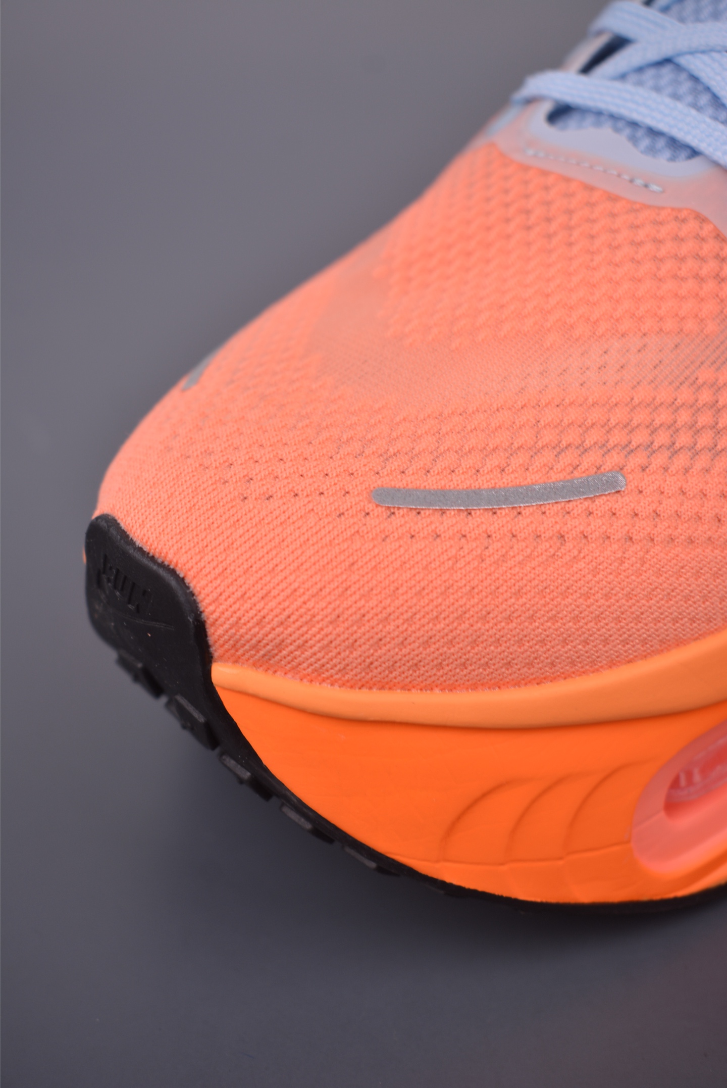 Nike Vomero Premium Air Cushion Running Shoes - Anniversary Edition 4 i1755641989080 3730 0 5
