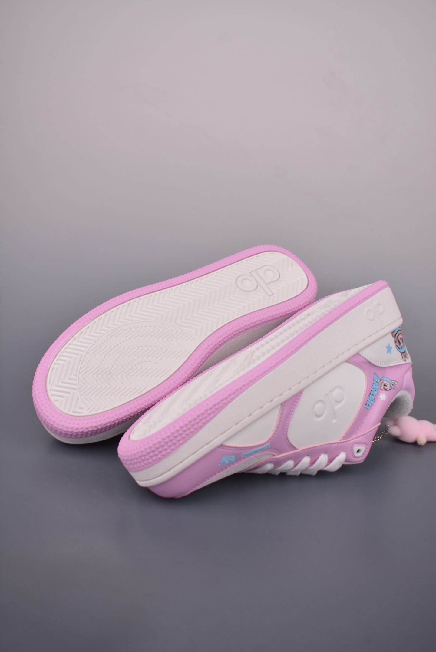 Alo Yoga Recovery Mode LABUBU Collab Low-Top Sneakers - Pink/White, Comfortable 3 i1755642425169 8729 0 2