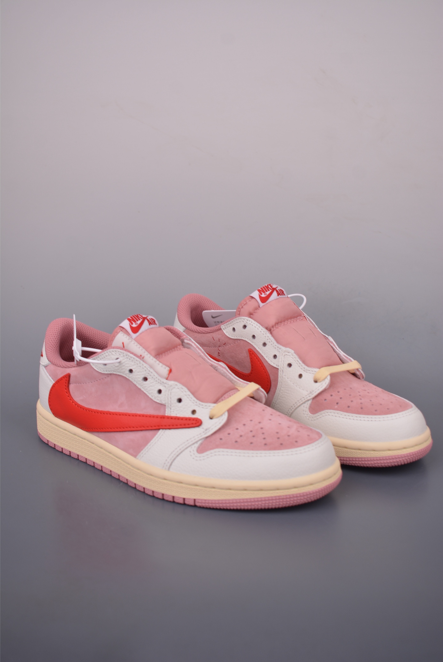 Fragment Design x Travis Scott x Air Jordan 1 Low Pink Sneakers 1 i1755642497867 6500 0 0