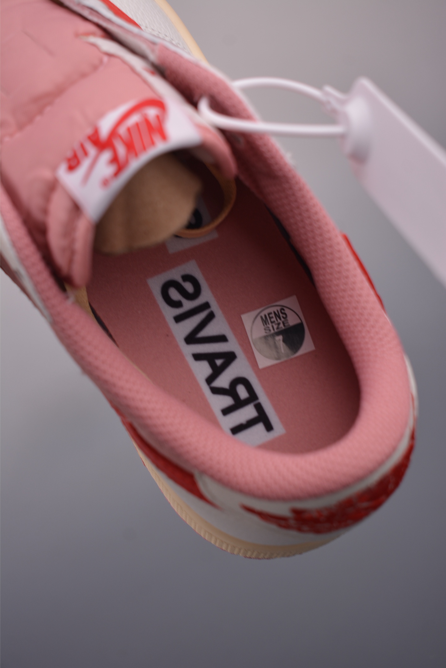 Fragment Design x Travis Scott x Air Jordan 1 Low Pink Sneakers 9 i1755642497892 4227 0 8