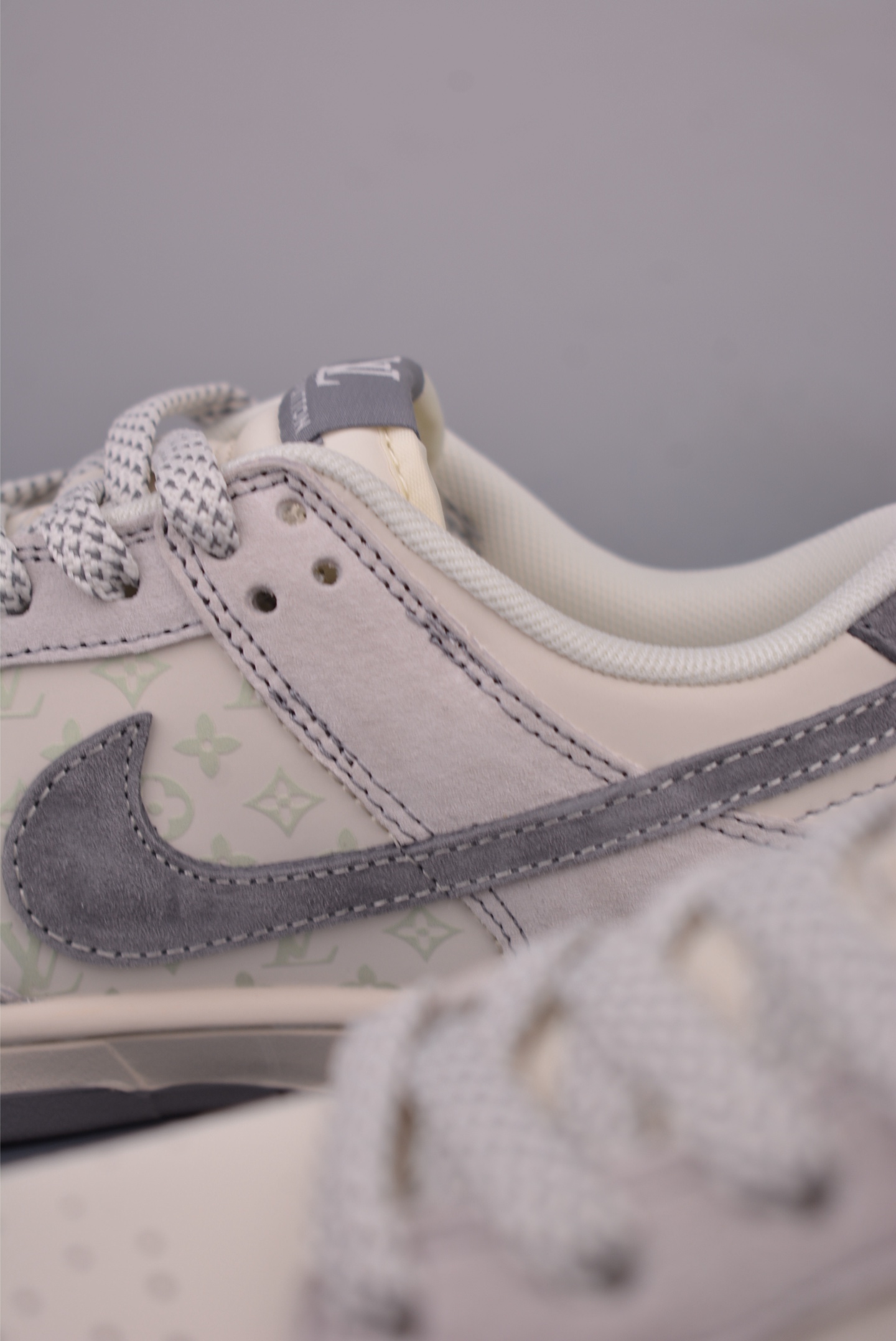 Nike SB Dunk Low Louis Vuitton Collab Premium Quality Designer Sneakers 9 i1755642533446 3407 0 7