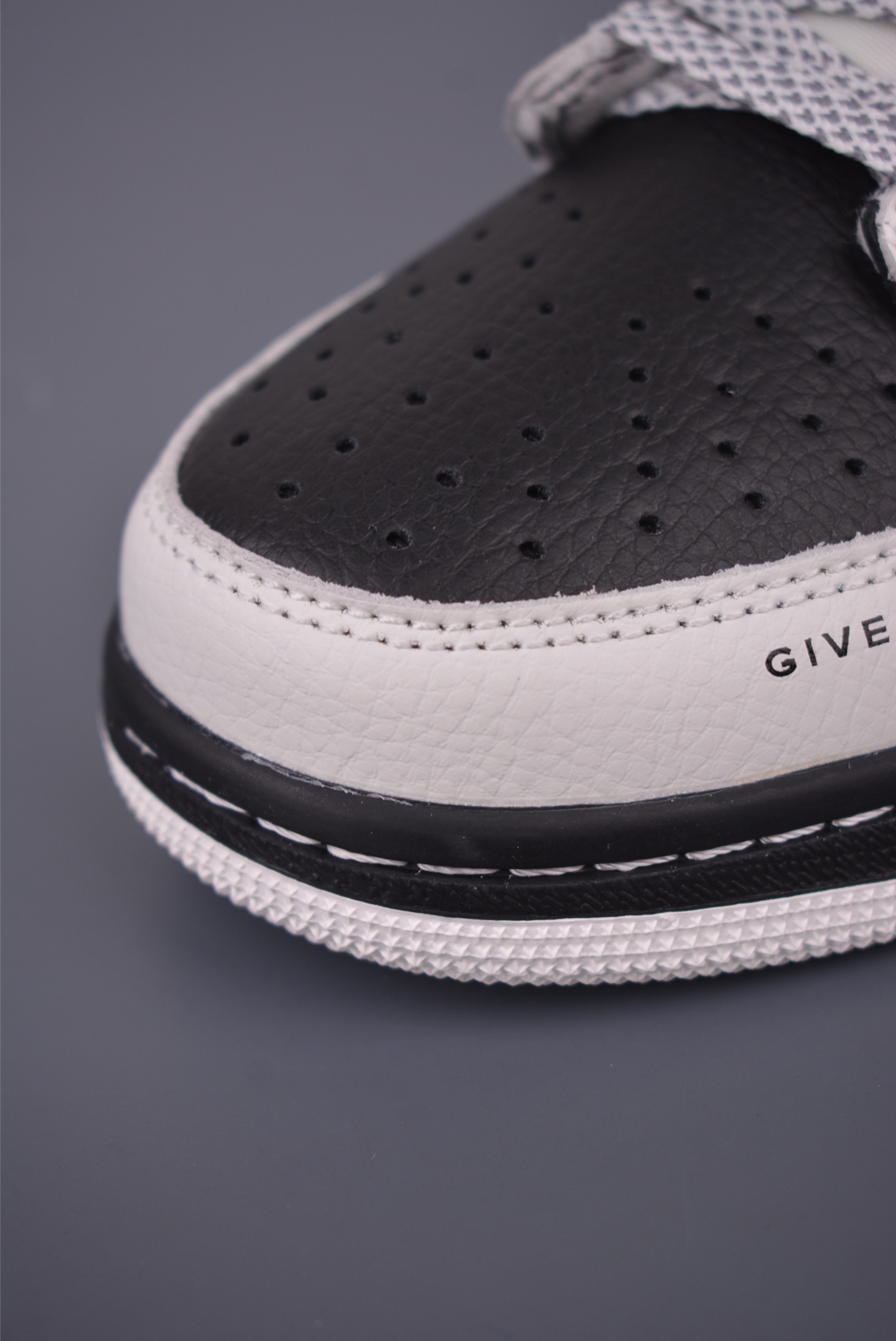 Fragment x Travis Scott x Givenchy Air Jordan 1 Low - Black Toe Design 7 i1755642569661 3364 0 5