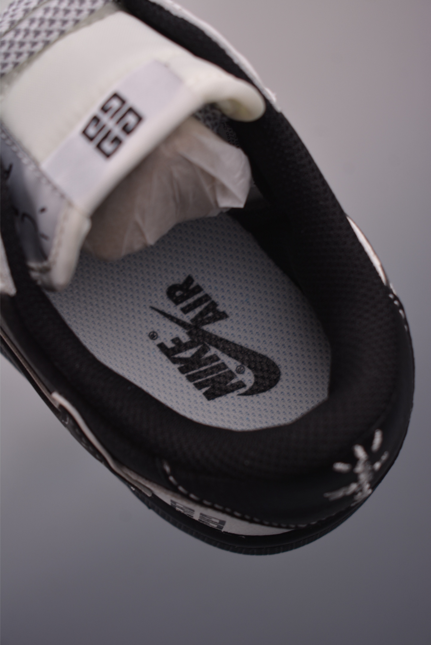 Fragment x Travis Scott x Givenchy Air Jordan 1 Low - Black Toe Design 10 i1755642569705 337 0 8