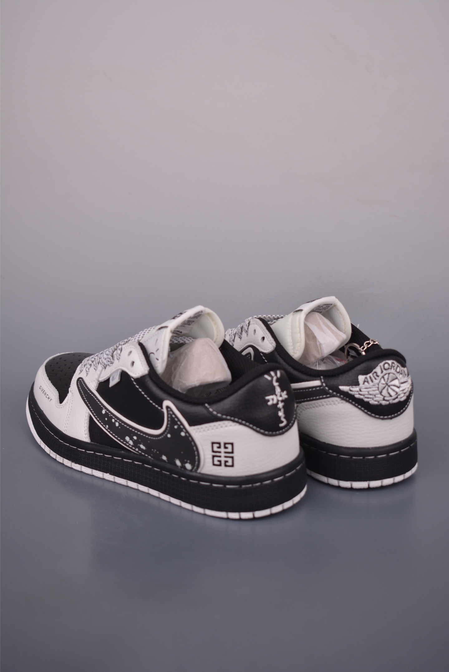 Fragment x Travis Scott x Givenchy Air Jordan 1 Low - Black Toe Design 3 i1755642571390 9740 0 1