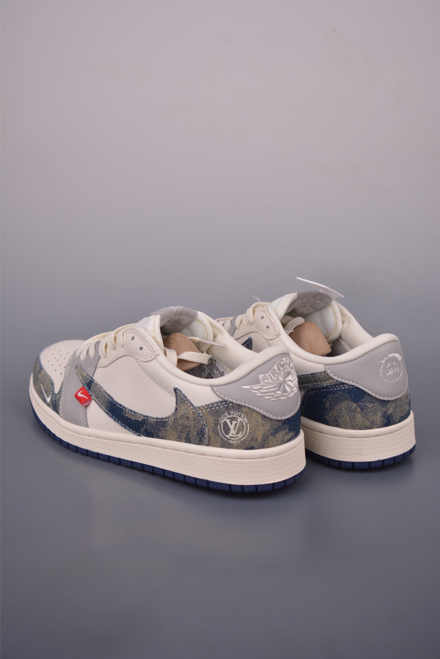 Fragment x Travis Scott x Louis Vuitton Air Jordan 1 Low Sneakers 3 i1755642617196 7864 0 1