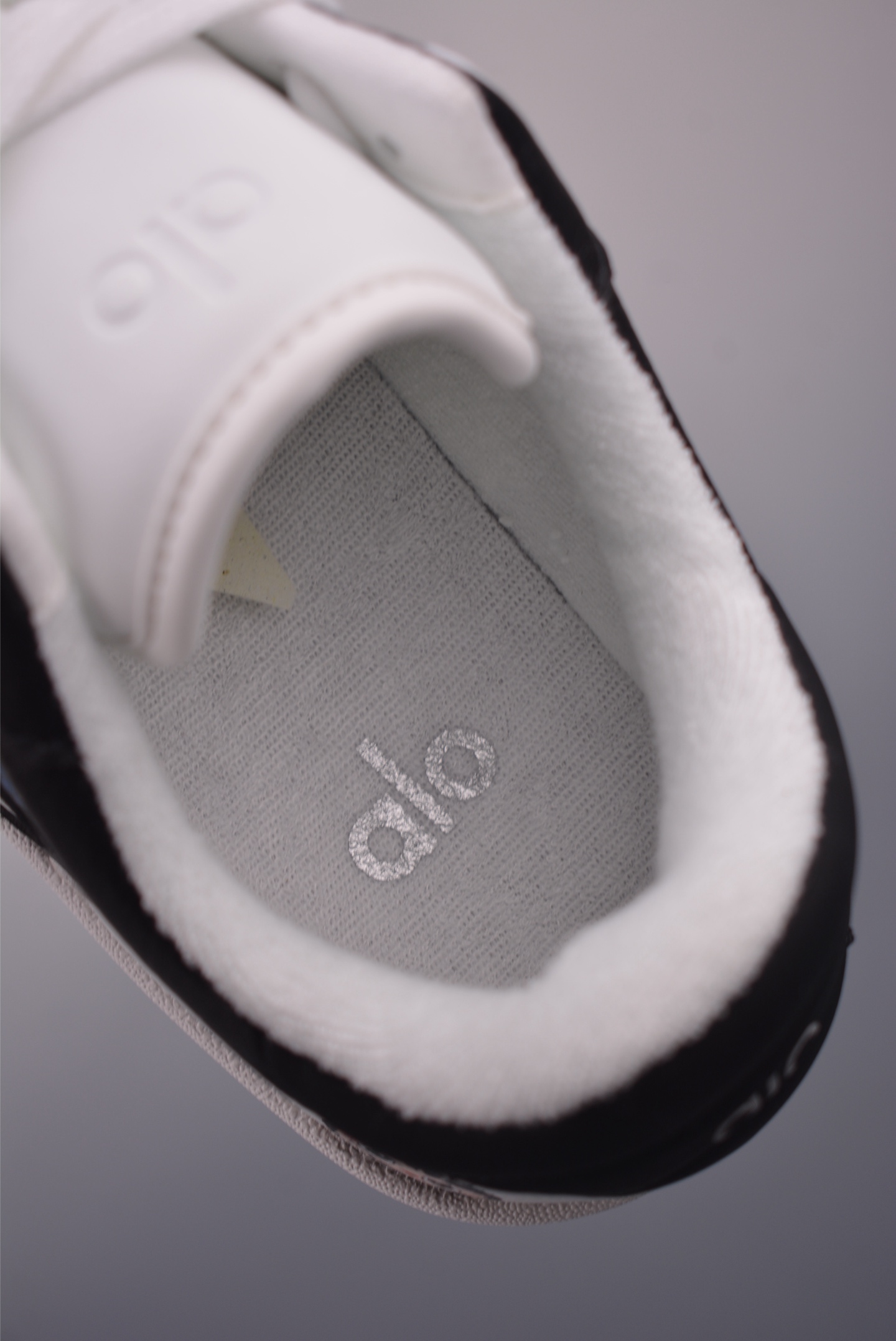 Alo Yoga Recovery Mode LABUBU Sneakers - Comfortable, Stylish, and Durable 10 i1755727724456 1221 0 8