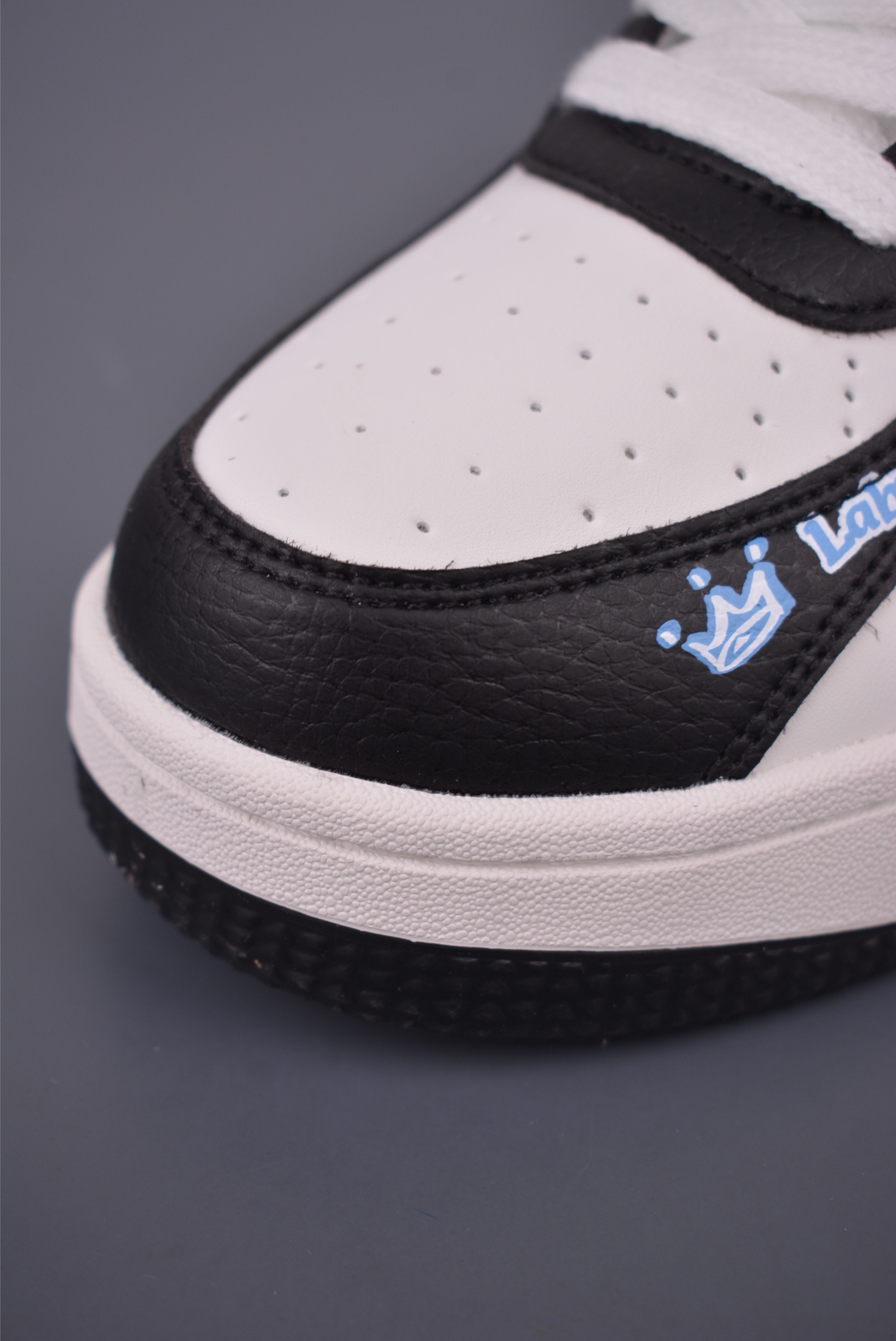 Alo Yoga Recovery Mode LABUBU Sneakers - Comfortable, Stylish, and Durable 7 i1755727724463 8980 0 5