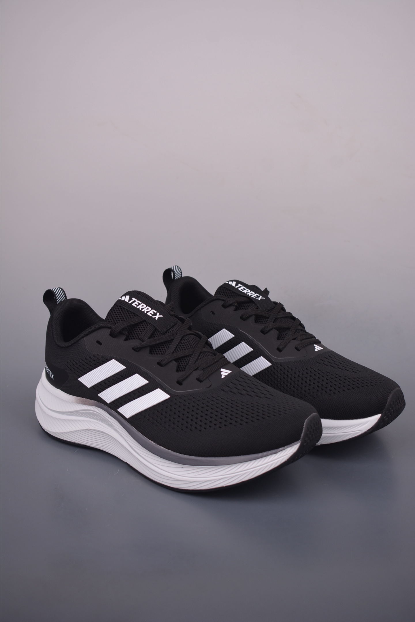 Adidas TERREX GORE-TEX Lightweight Comfortable Water-Resistant Trail Running Shoes 2 i1755728158888 4174 0 0