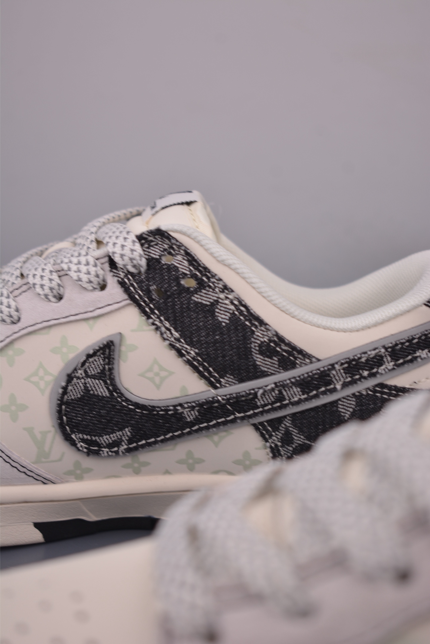 Nike SB Dunk Low Louis Vuitton Custom Sneakers - Premium Quality 9 i1755728396524 2070 0 7