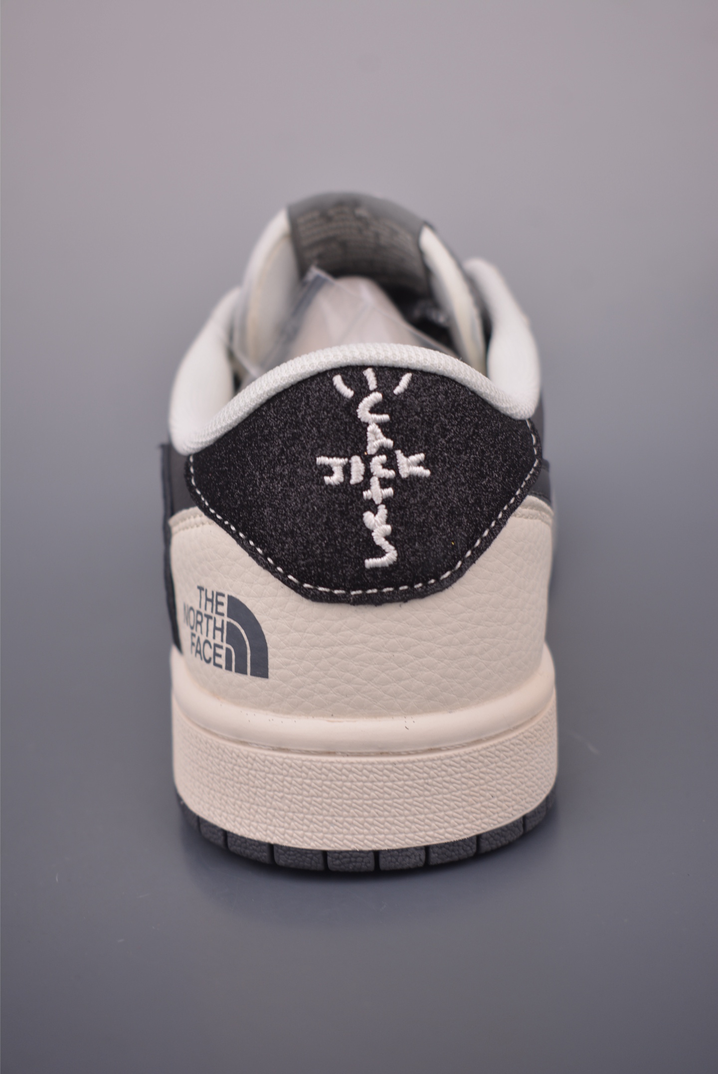 Fragment x Travis Scott x The North Face Air Jordan 1 Low Collab Shoes 4 i1755728656489 9009 0 3