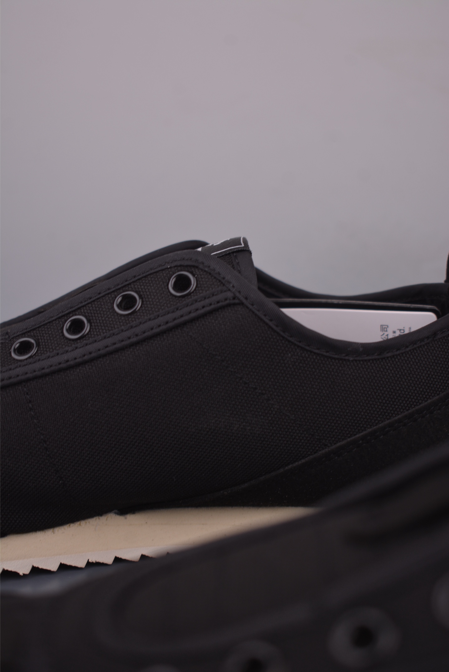 Descente Chron Retro Slip-On Canvas Sneakers - Breathable & Lightweight 9 i1755728811330 5096 0 7