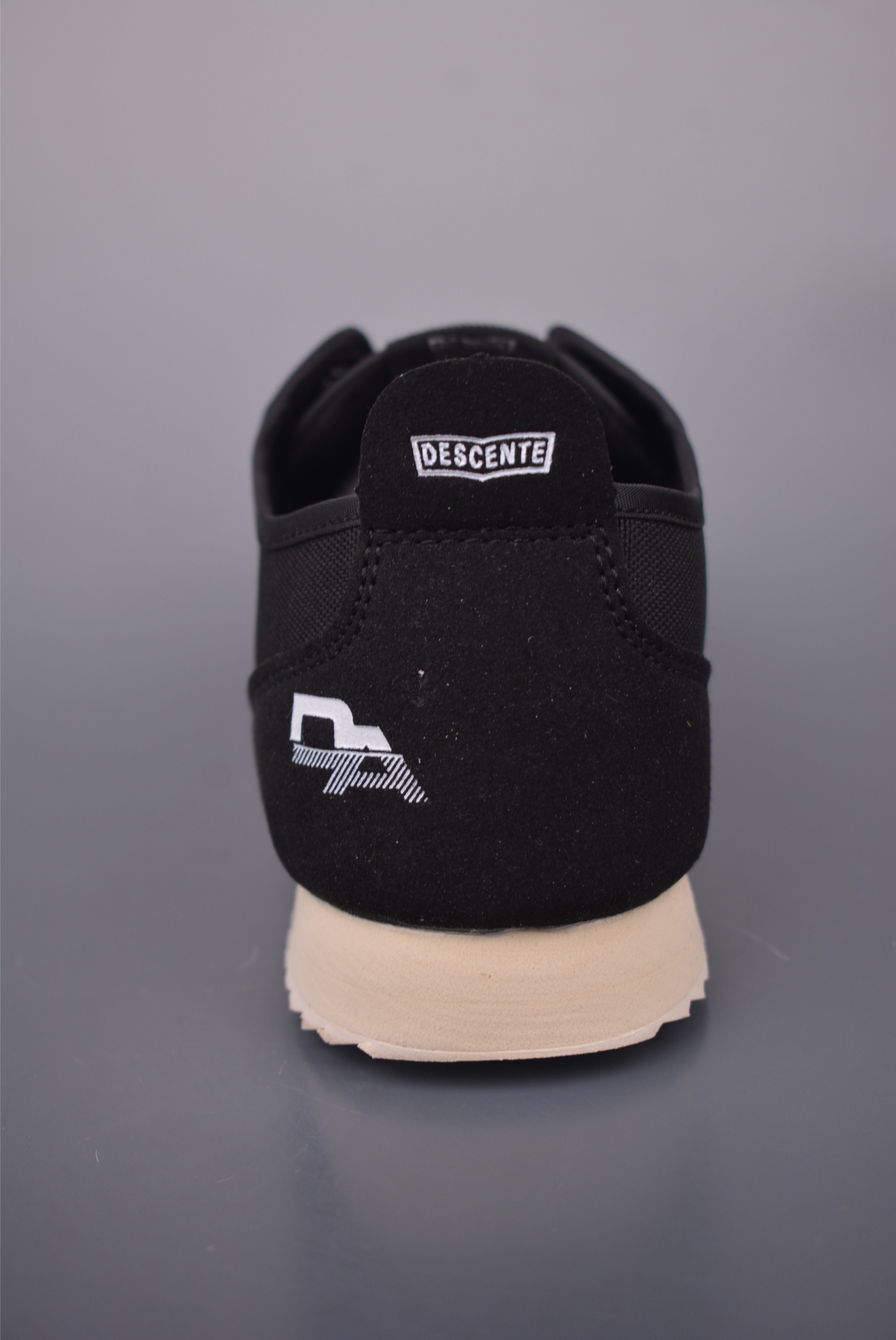 Descente Chron Retro Slip-On Canvas Sneakers - Breathable & Lightweight 5 i1755728811362 9963 0 3