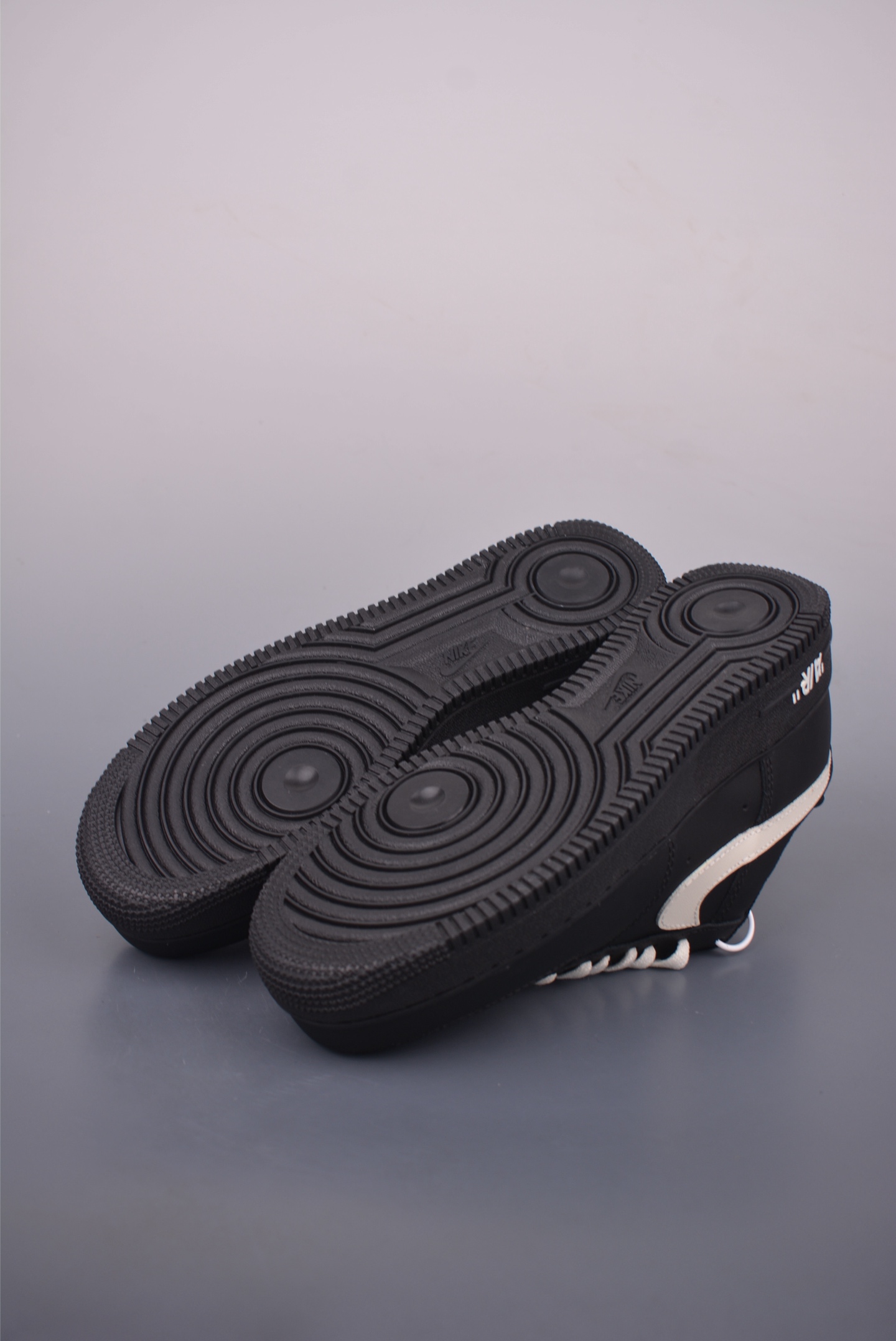 Nike Air Force 1 Low Black and White Classic Sneakers - Iconic Style 4 i1755813315388 4085 0 1
