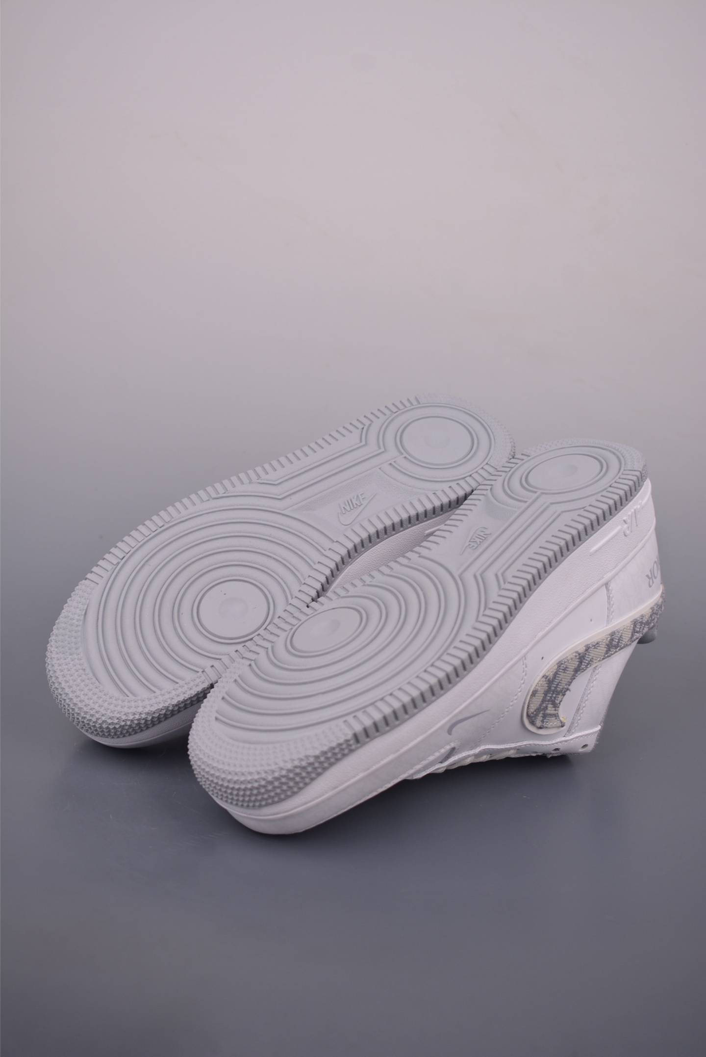Nike Air Force 1 Low Custom Dior Sneakers - White Leather, Designer Style 3 i1755813337816 3044 0 3