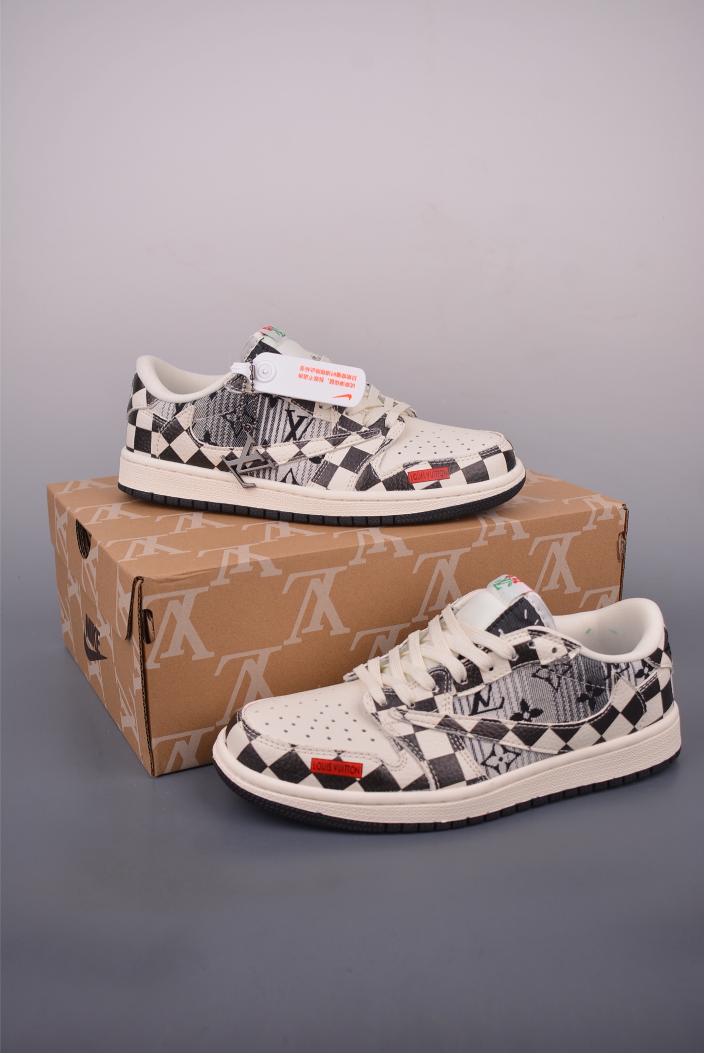 Fragment x Travis Scott x Louis Vuitton Air Jordan 1 Low Sneakers 6 i1755813702875 7781 0 4