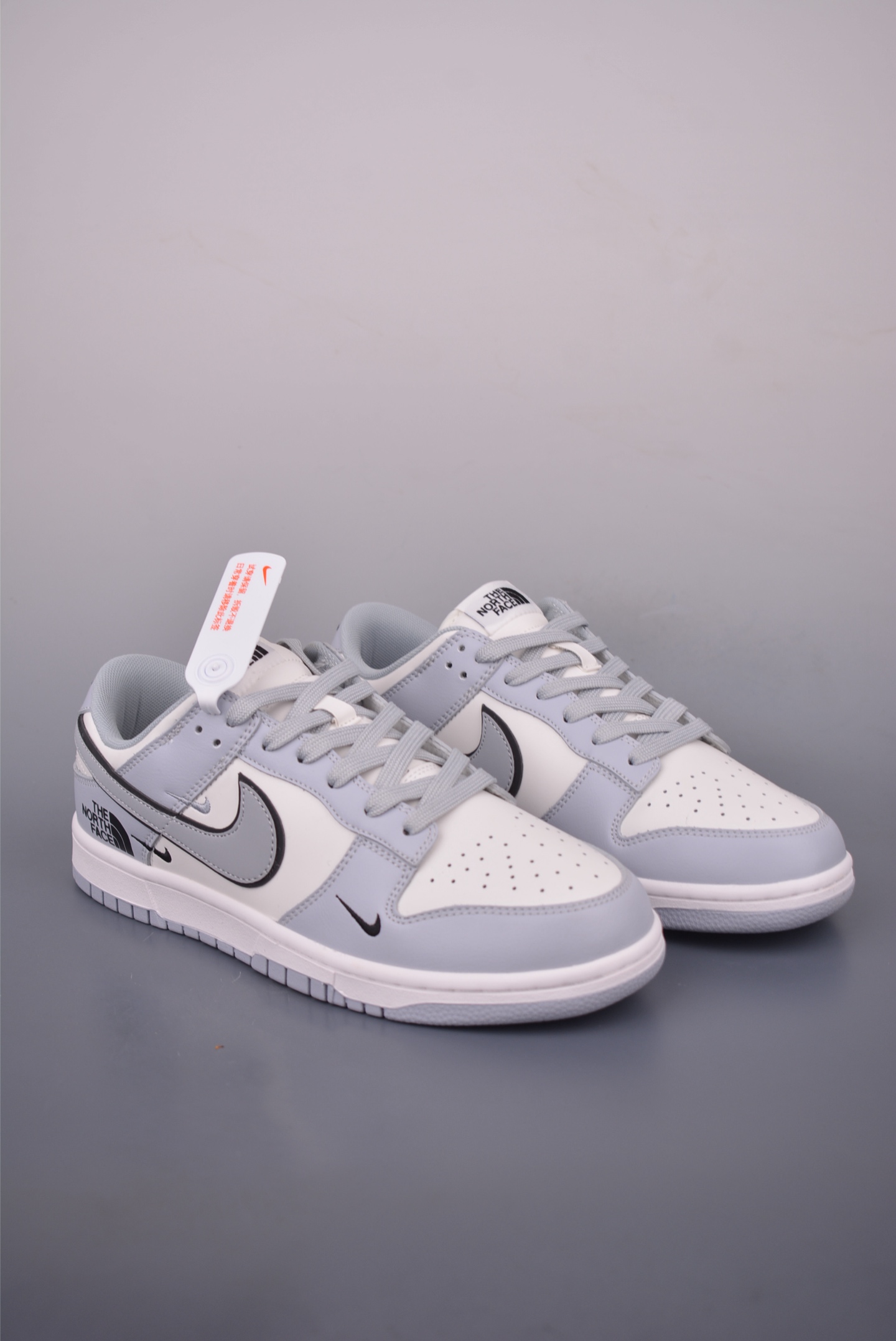 Nike SB Dunk Low The North Face Edition Premium Sneakers 2 i1755813753928 9126 0 0