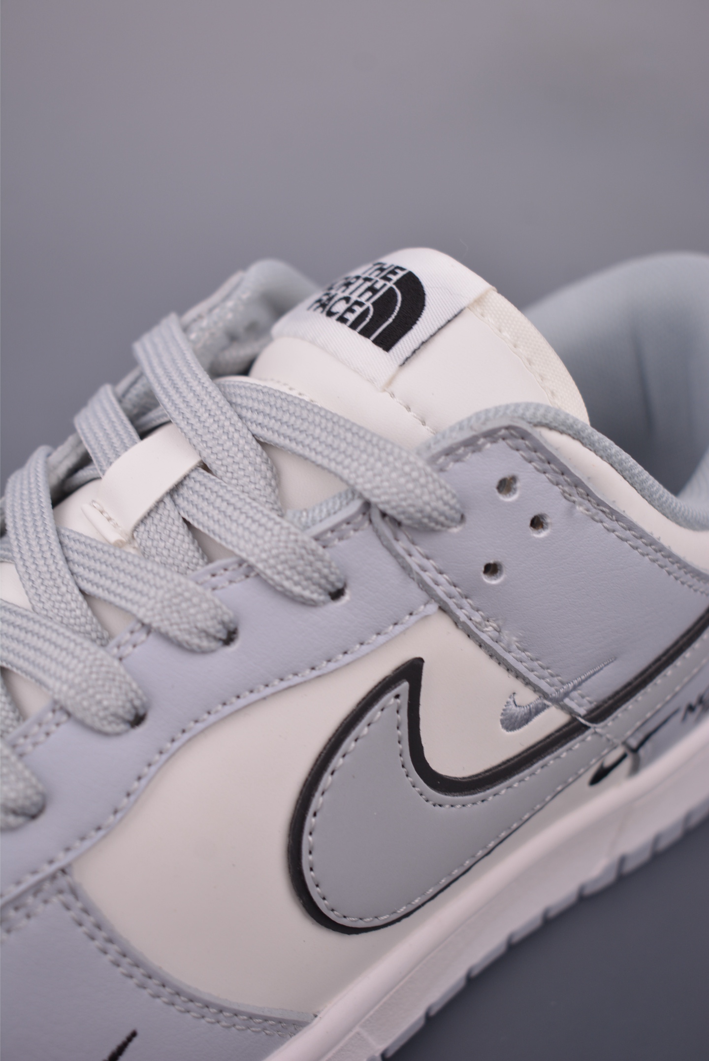 Nike SB Dunk Low The North Face Edition Premium Sneakers 8 i1755813753930 4687 0 6