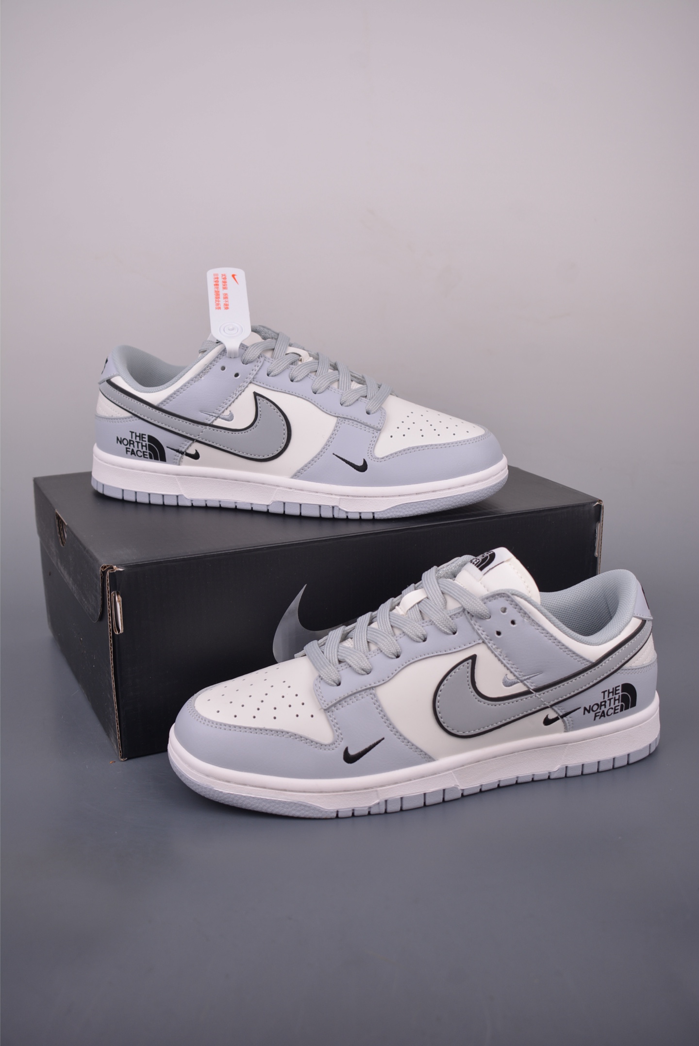 Nike SB Dunk Low The North Face Edition Premium Sneakers 6 i1755813755568 7621 0 4
