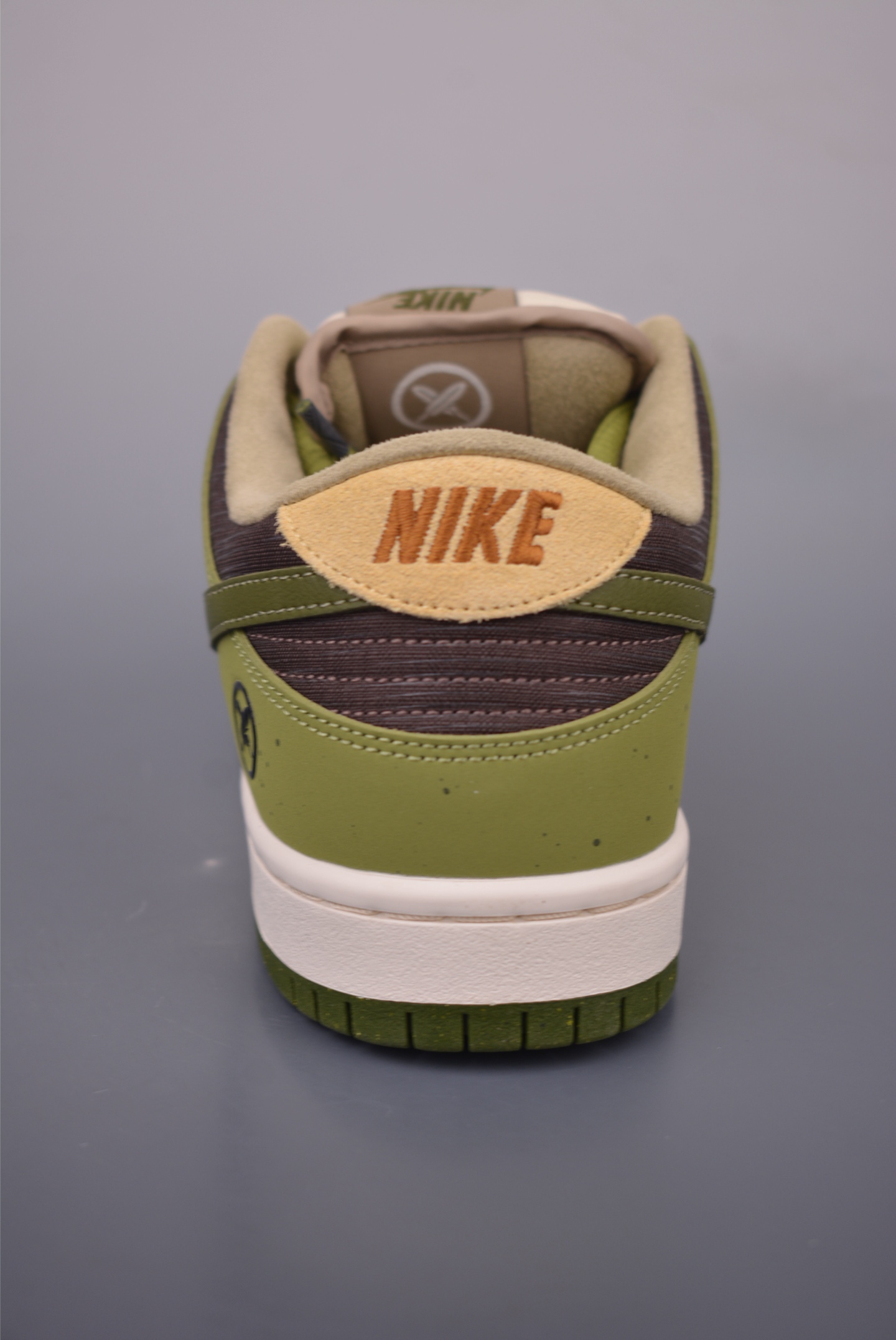 Nike SB Dunk Low Olive Green Premium Leather Sneakers HF8022/3002622 5 i1755813963725 4522 0 3