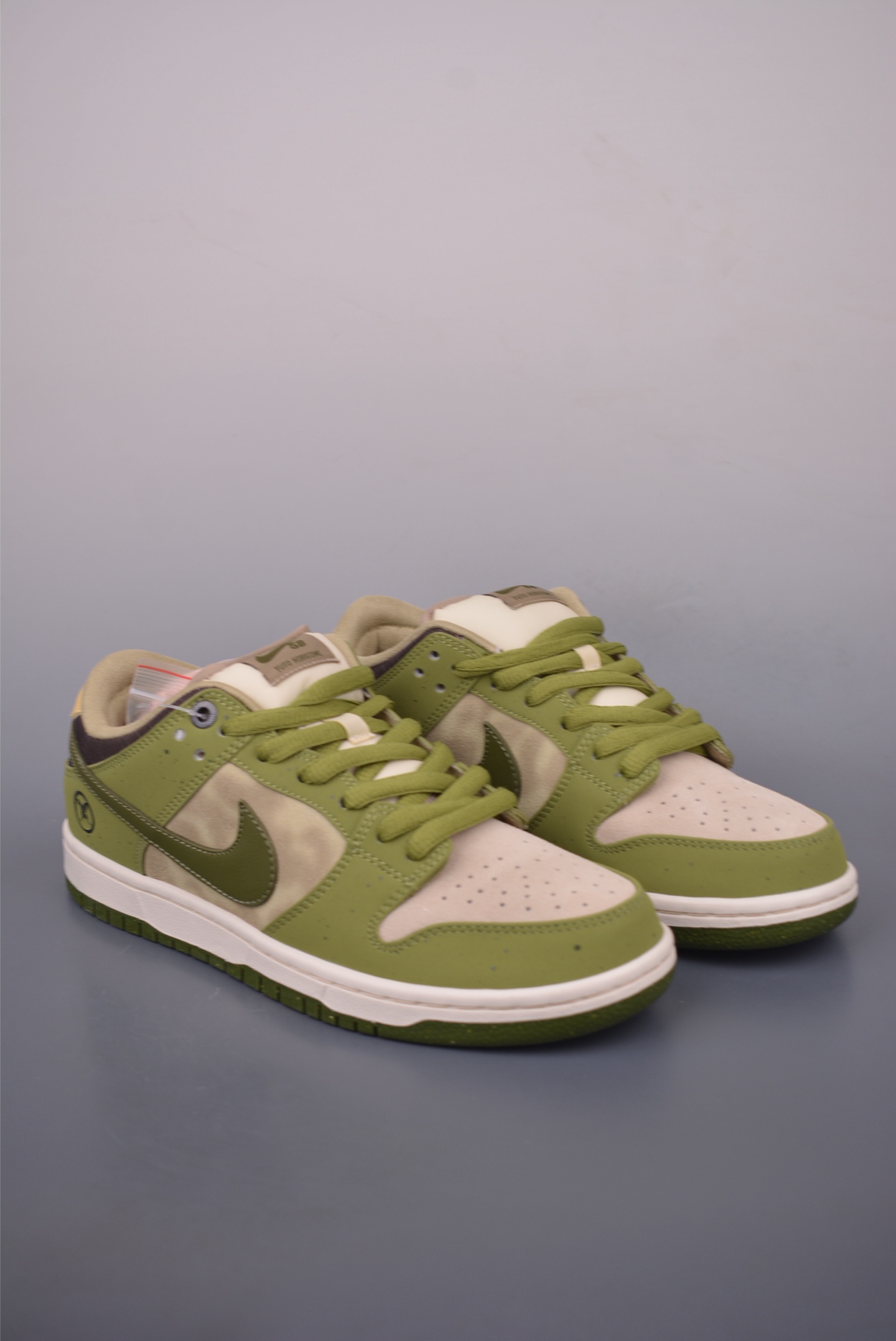 Nike SB Dunk Low Olive Green Premium Leather Sneakers HF8022/3002622 2 i1755813965338 2552 0 0