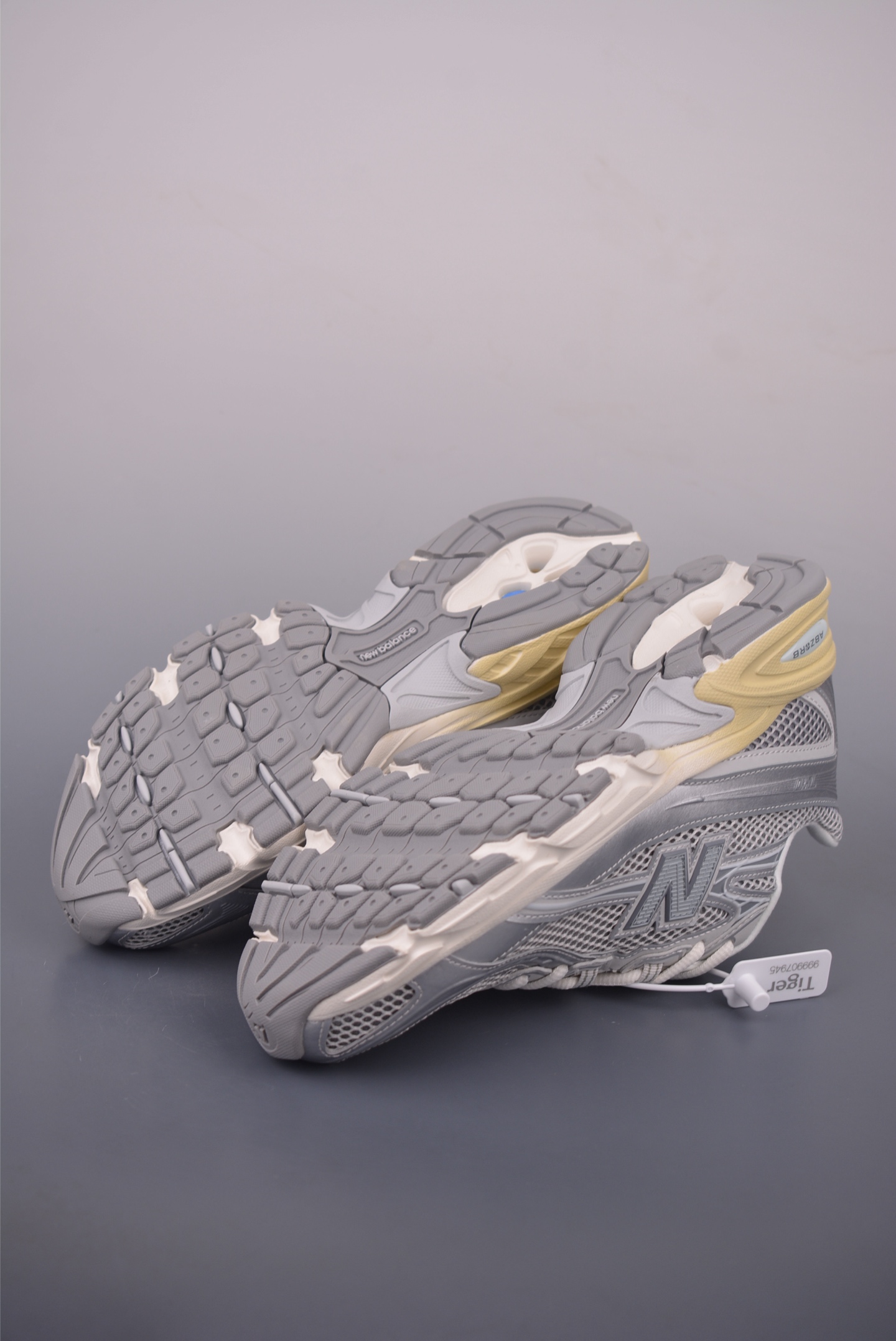 New Balance 740 Retro Running Shoes - Silver, Comfortable & Stylish 4 i1755814075697 9553 0 2