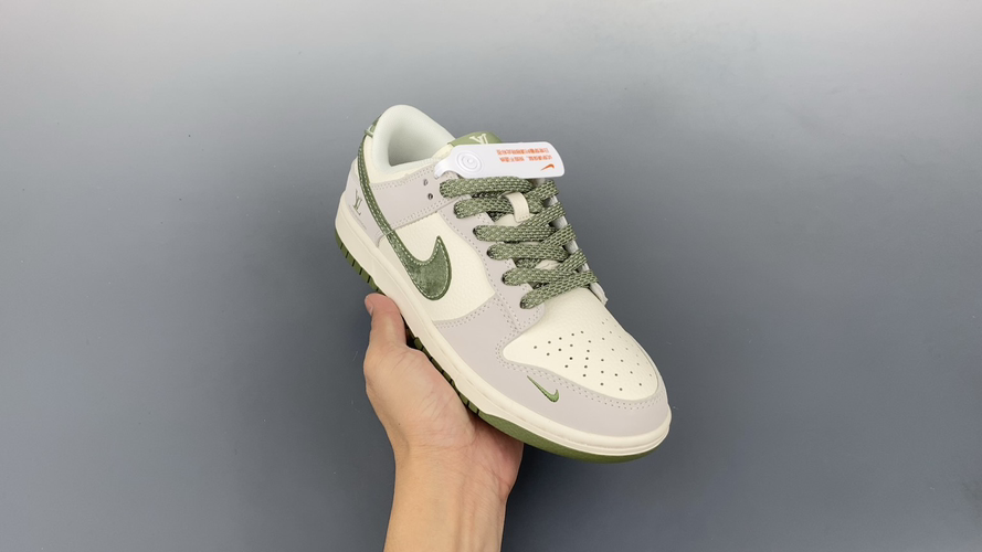 Nike SB Dunk Low Louis Vuitton Collaboration Sneakers - Premium Quality