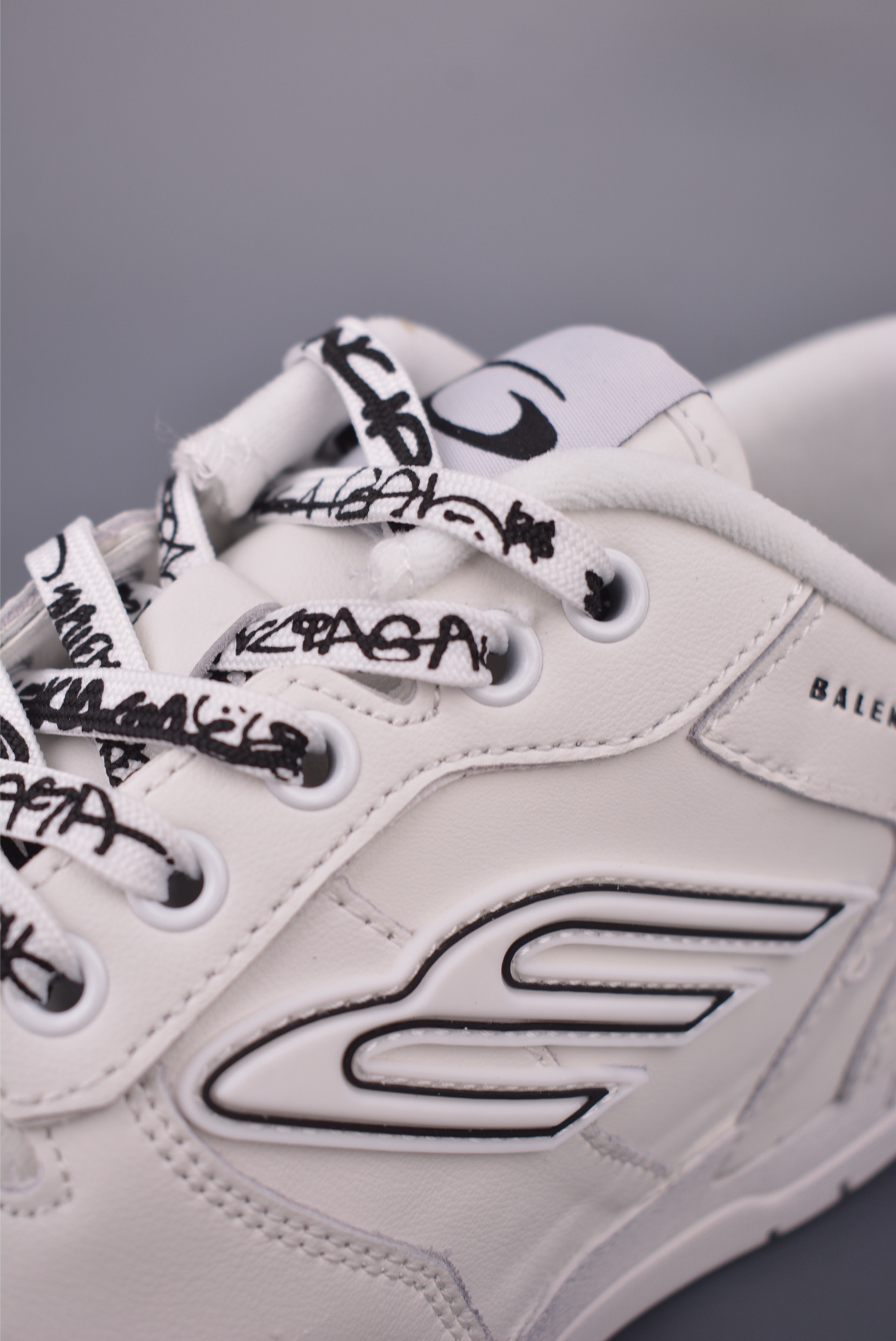 Balenciaga 16th Generation White Leather Sneakers - Company Grade Version 7 i1755900703222 228 0 6