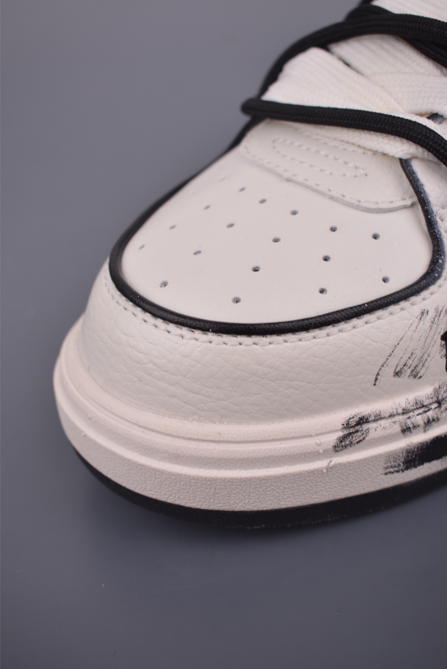 MLB NY Yankees Graffiti Chunky Sneakers Platform Height Increasing Shoes 7 i1755900815711 9665 0 5
