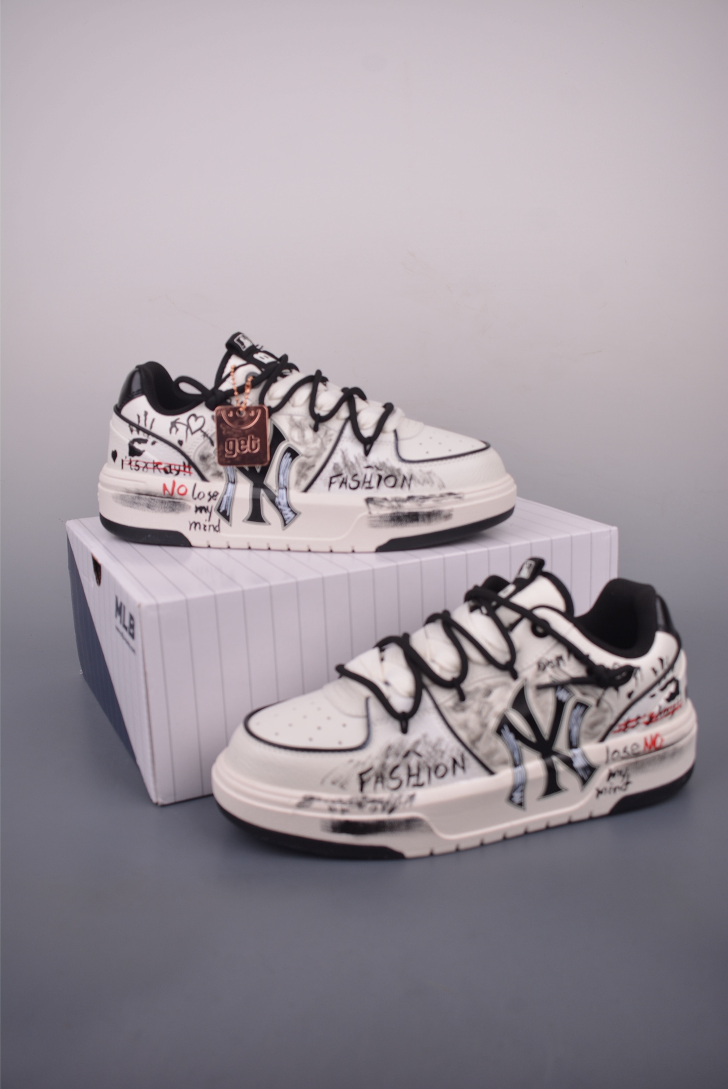 MLB NY Yankees Graffiti Chunky Sneakers Platform Height Increasing Shoes 6 i1755900815719 282 0 4